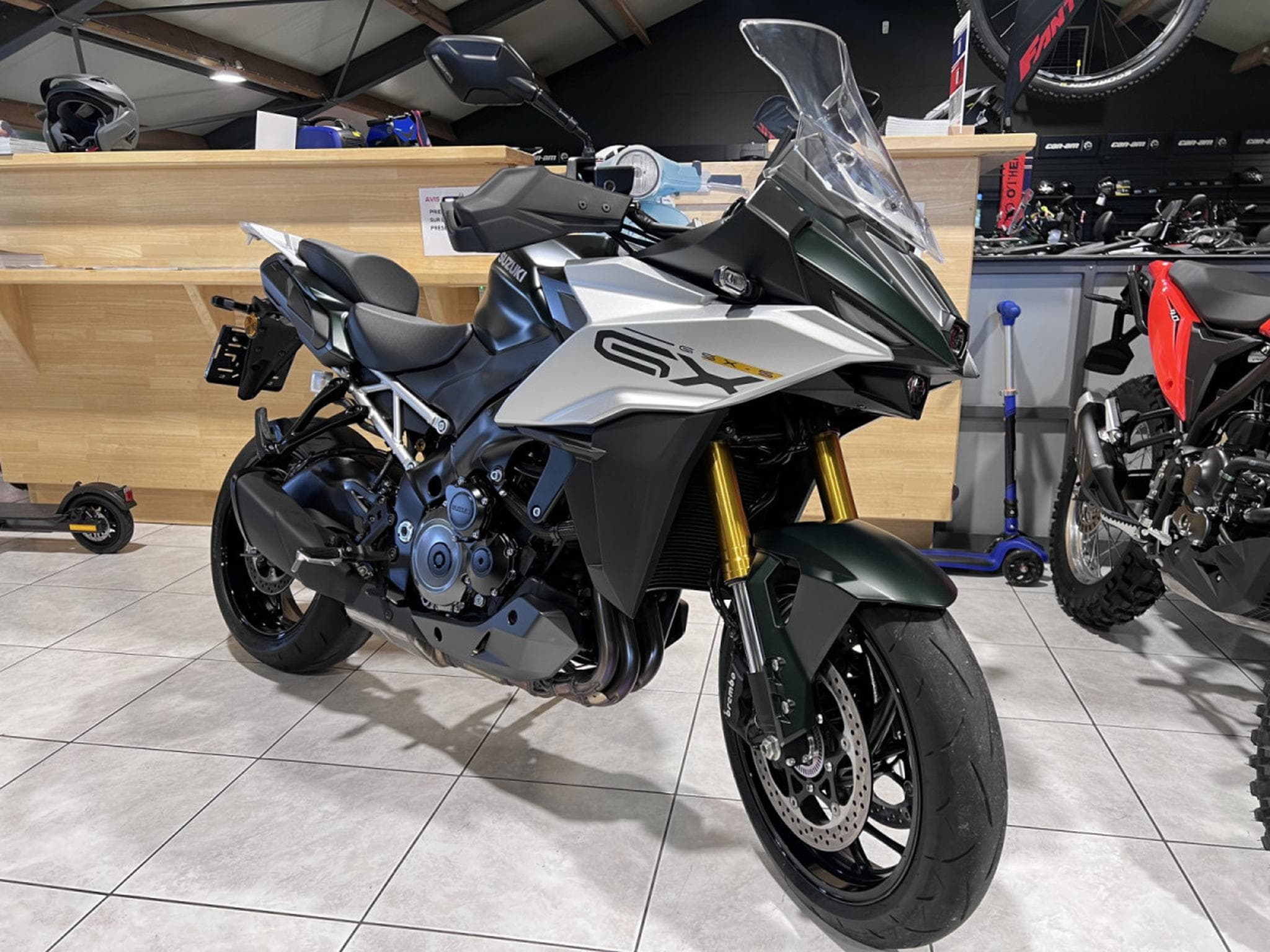 Suzuki GSX-S 1000 GX (2024) - Foto 7