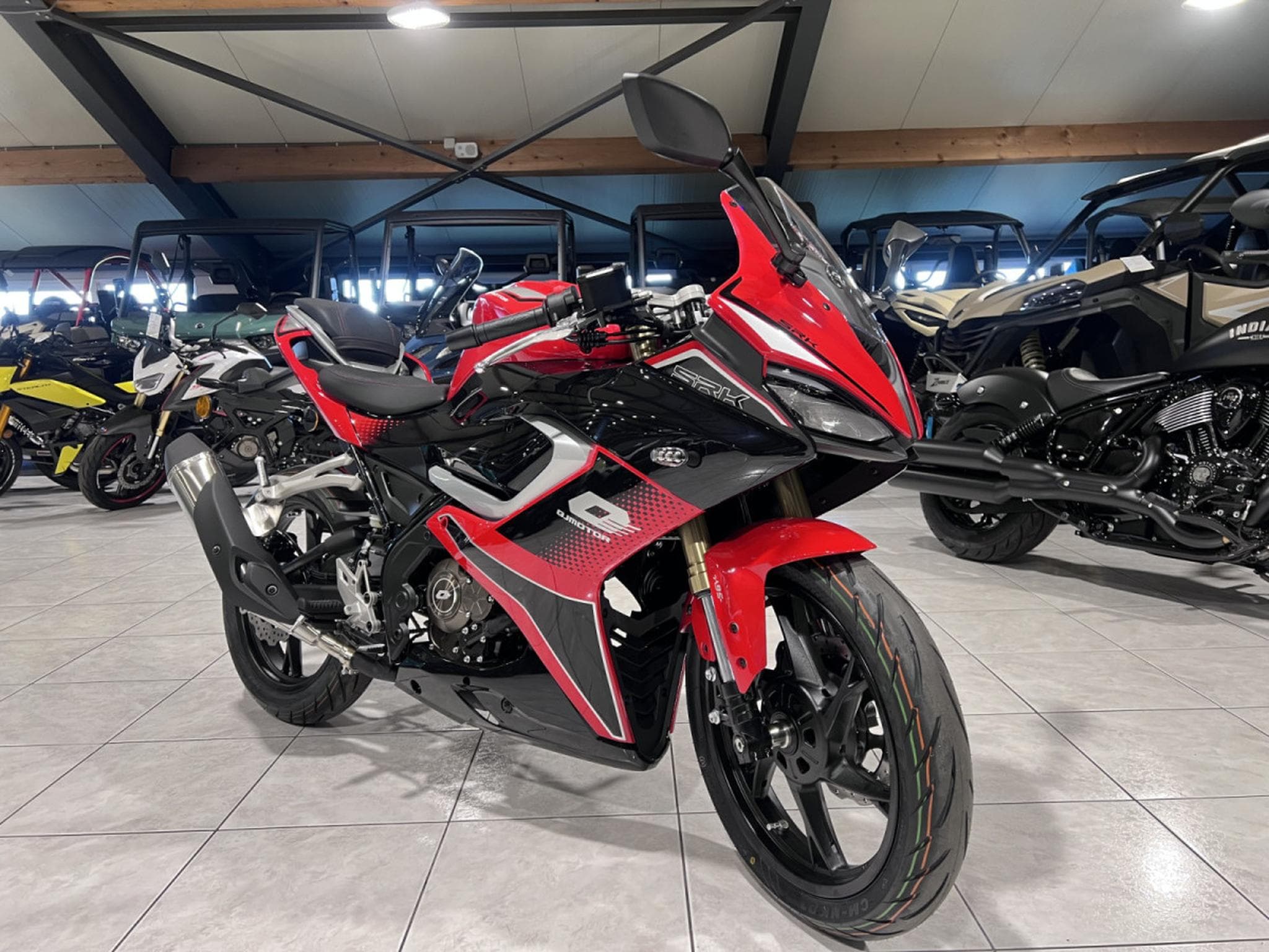 QJmotor SRK 125 R (2026) - Photo 7