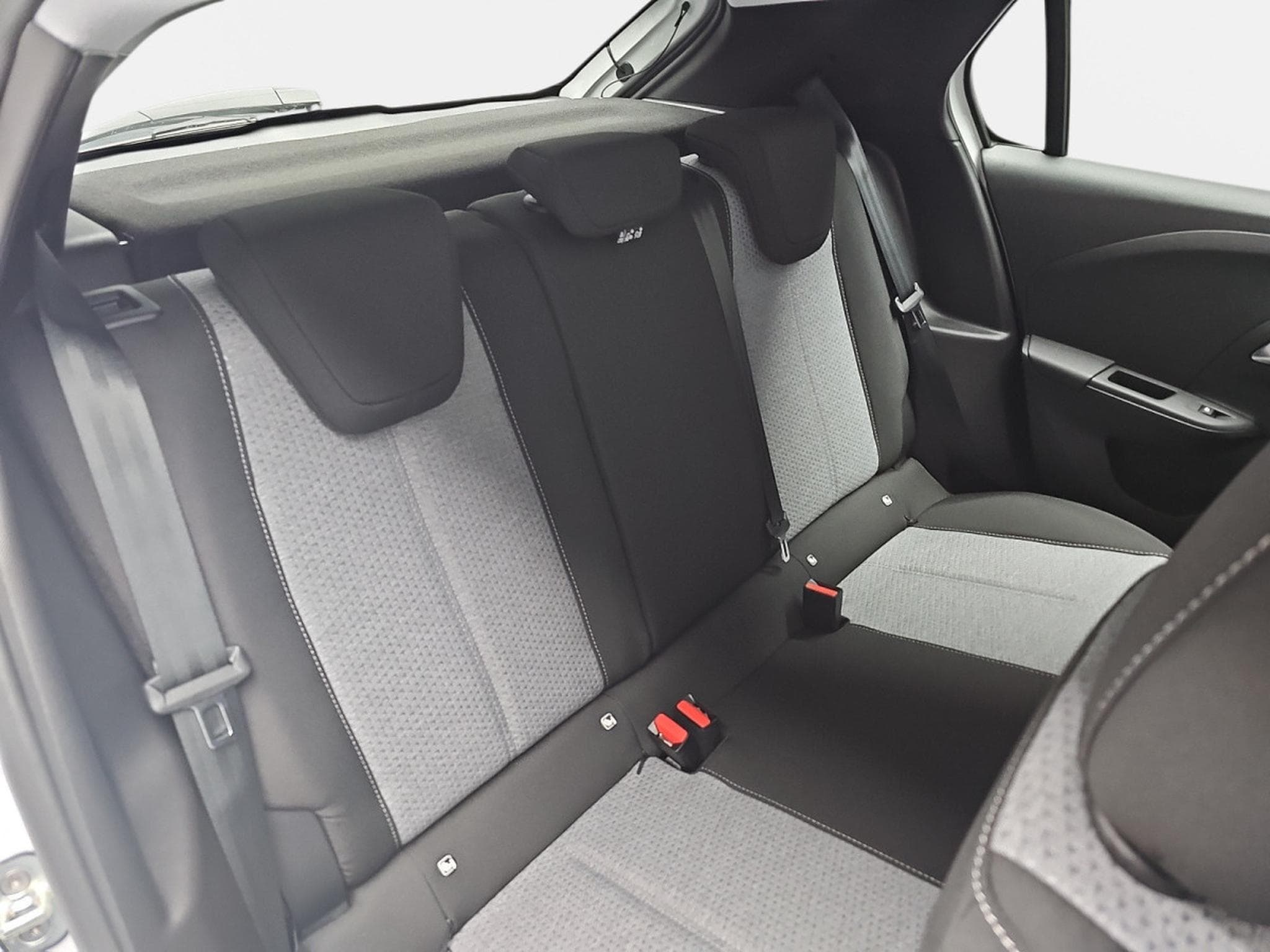 Opel Corsa 1.2 TURBO 101 Edition (2025) - Photo 17