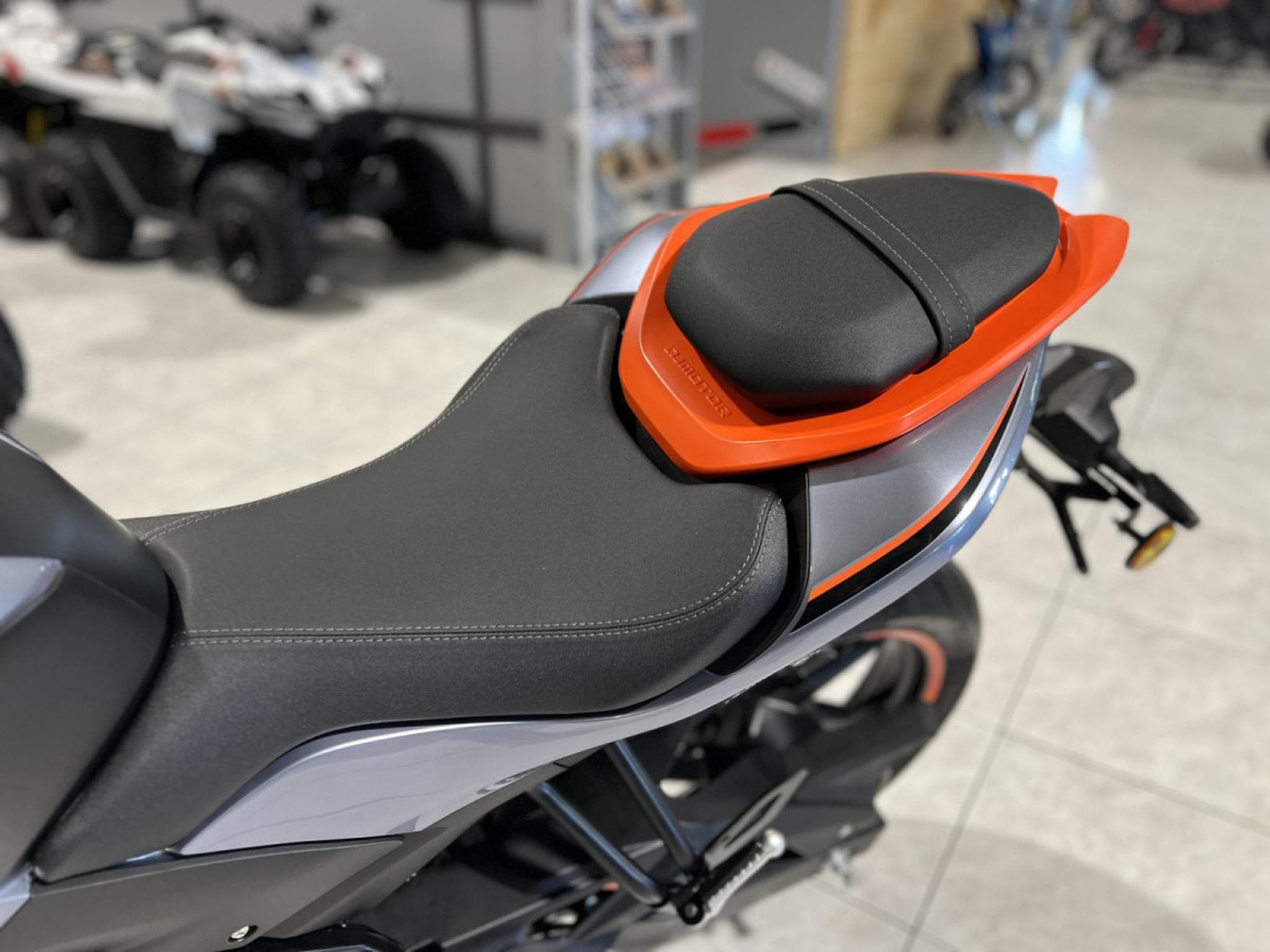 QJmotor SRK 125 S (2026) - Photo 5