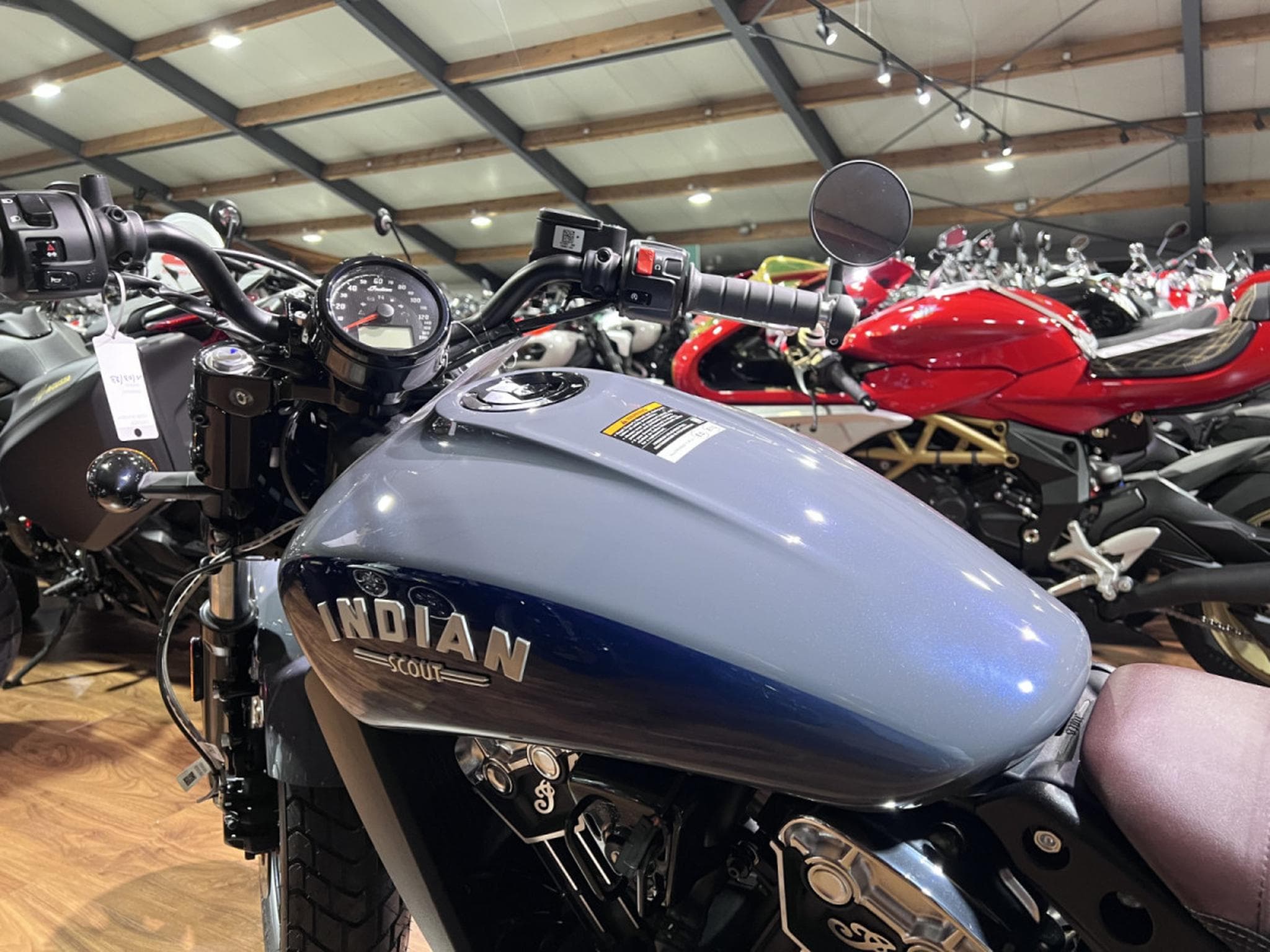 Indian Scout Bobber 1200  Stealth Gray (2026) - Foto 6