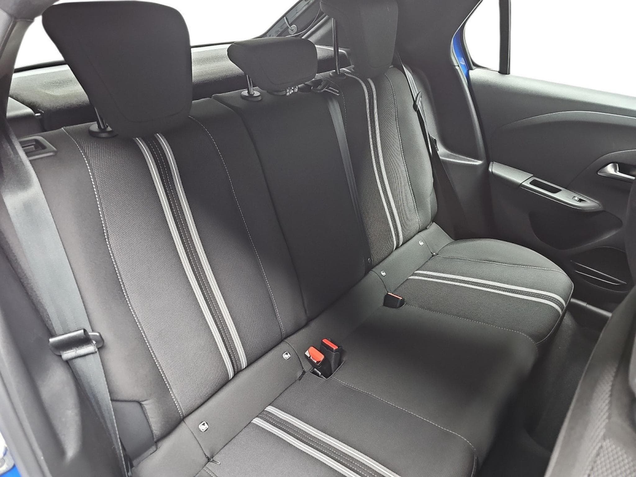 Opel Corsa 1.2 TURBO 101 GS (2025) - Photo 17