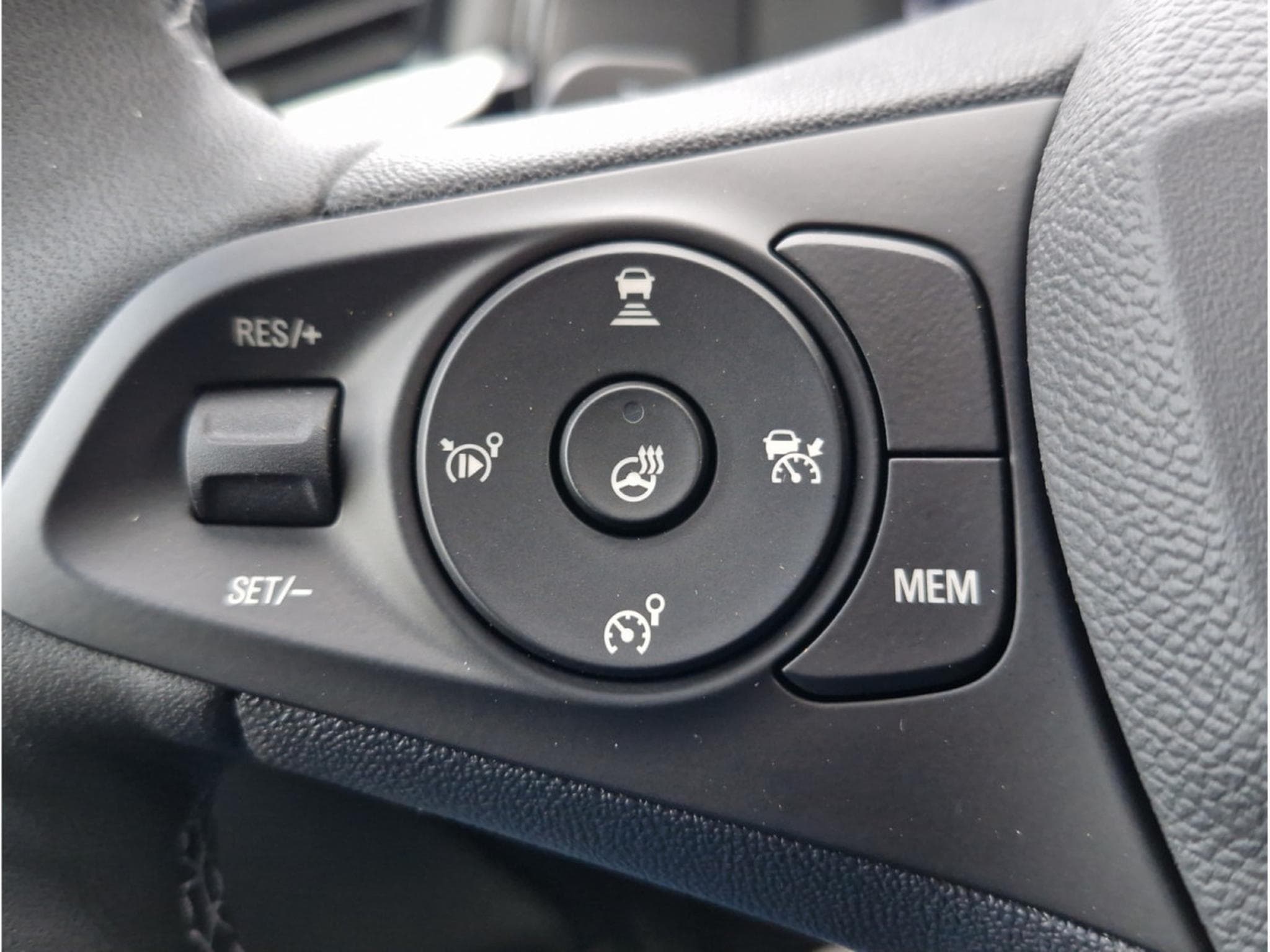 Opel Corsa 1.2 TURBO E-DCT 110  GS (2025) - Photo 9