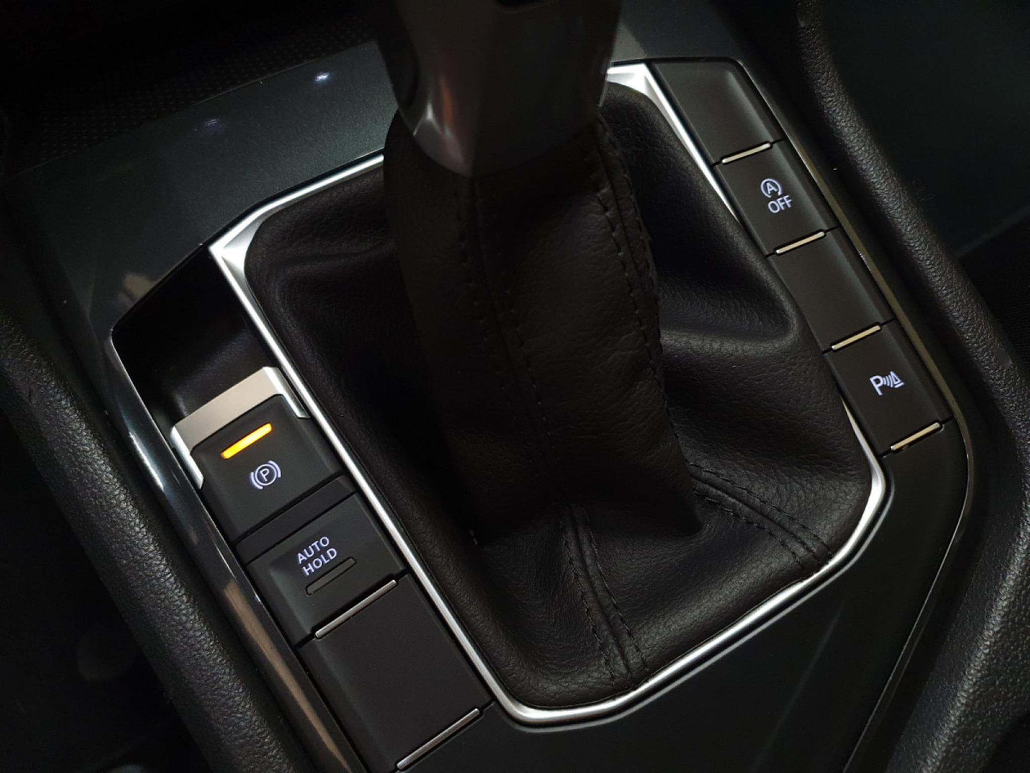 VW Tiguan 2.0TDI 150 LIFE (2021) - Photo 14