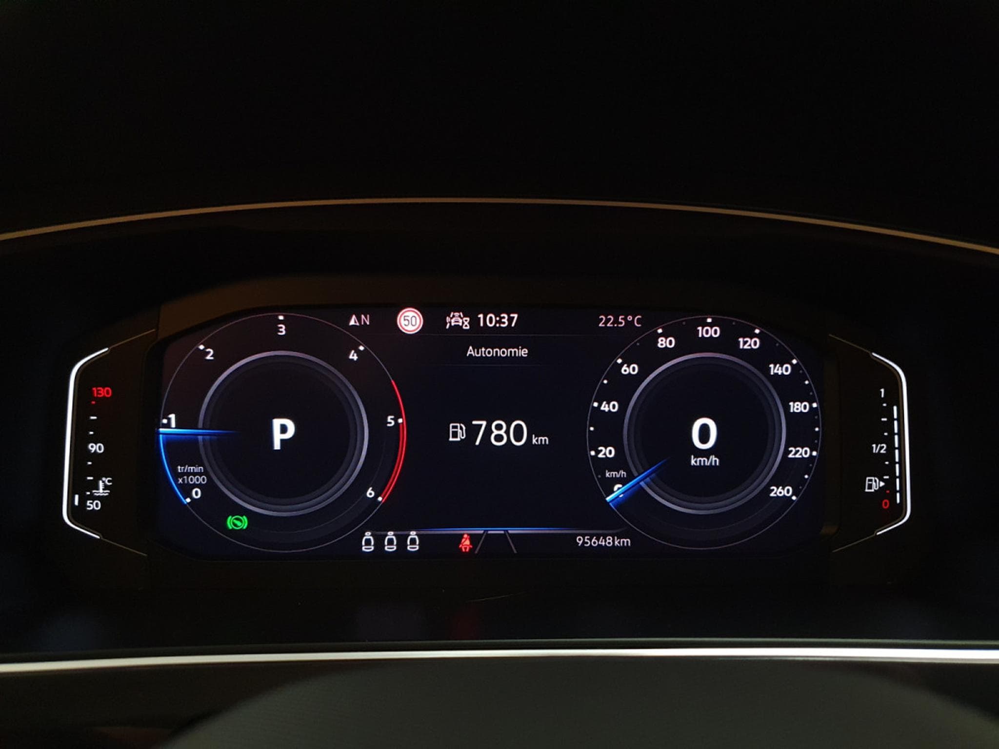 VW Tiguan 2.0TDI 150 LIFE (2021) - Photo 9