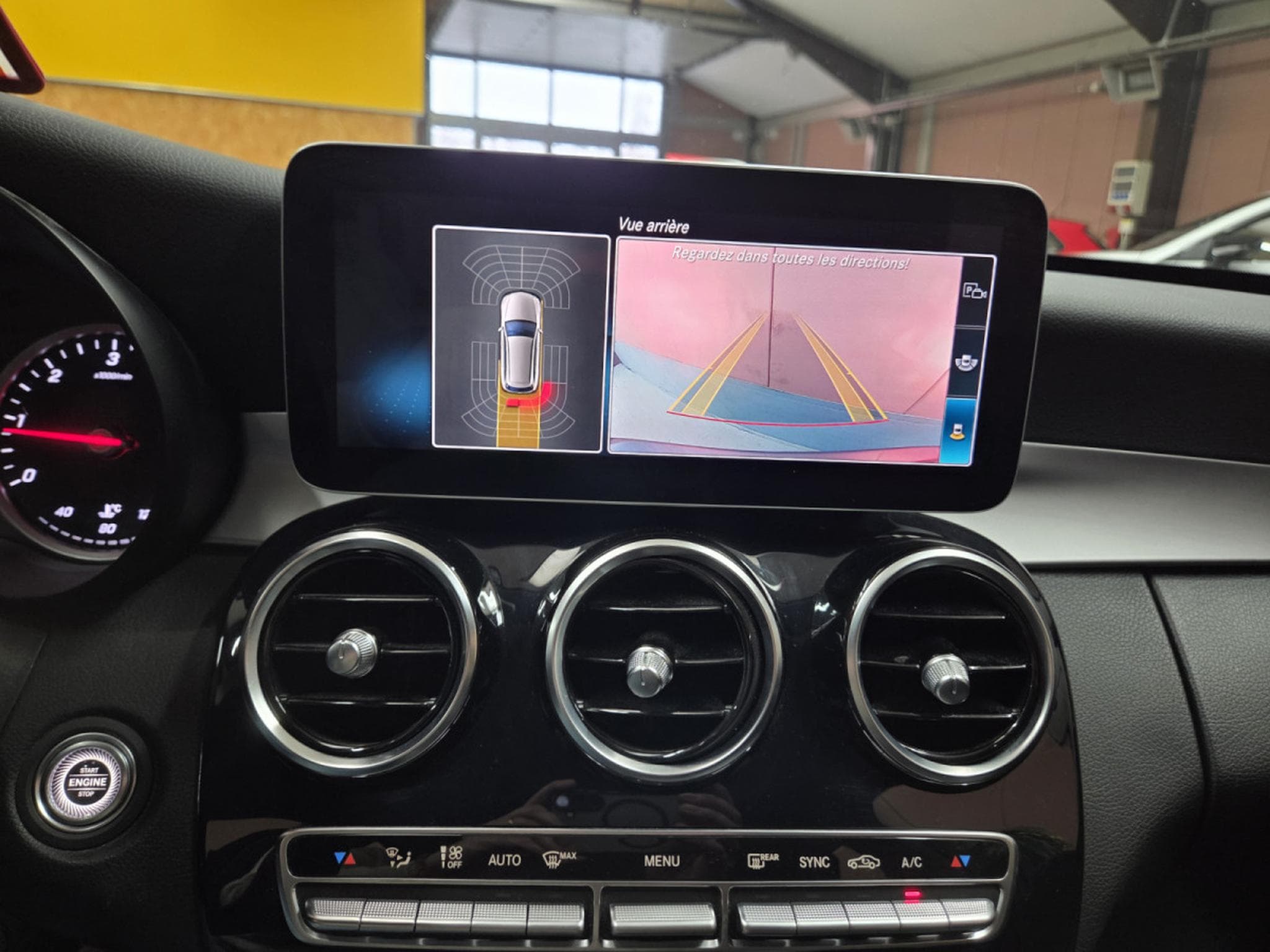 Mercedes C 200 D 160CV Business Solution (2018) - Photo 19