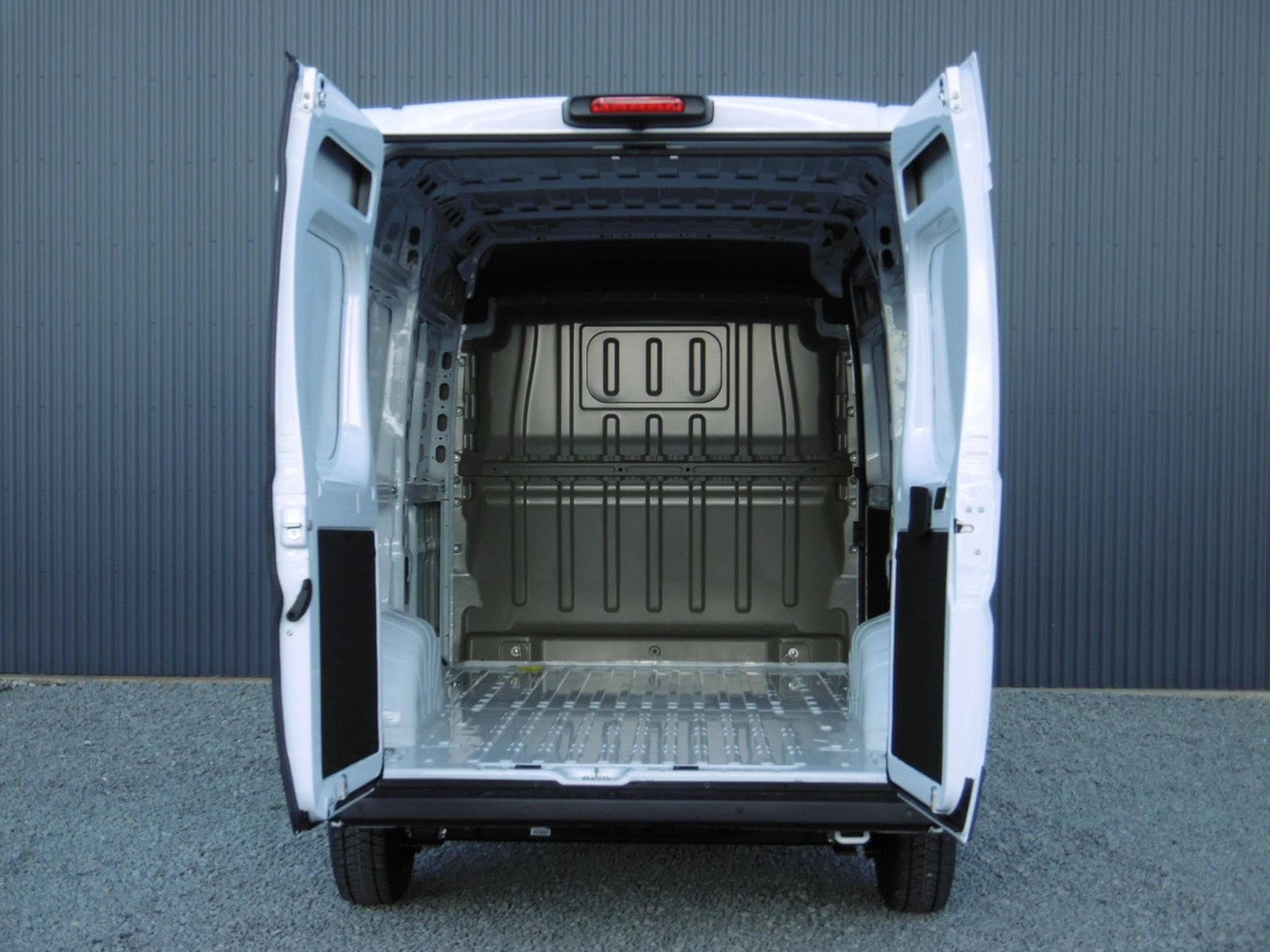 Citroën Jumper 2.2 BlueHDI 140 L2H2 (2025) - Photo 13