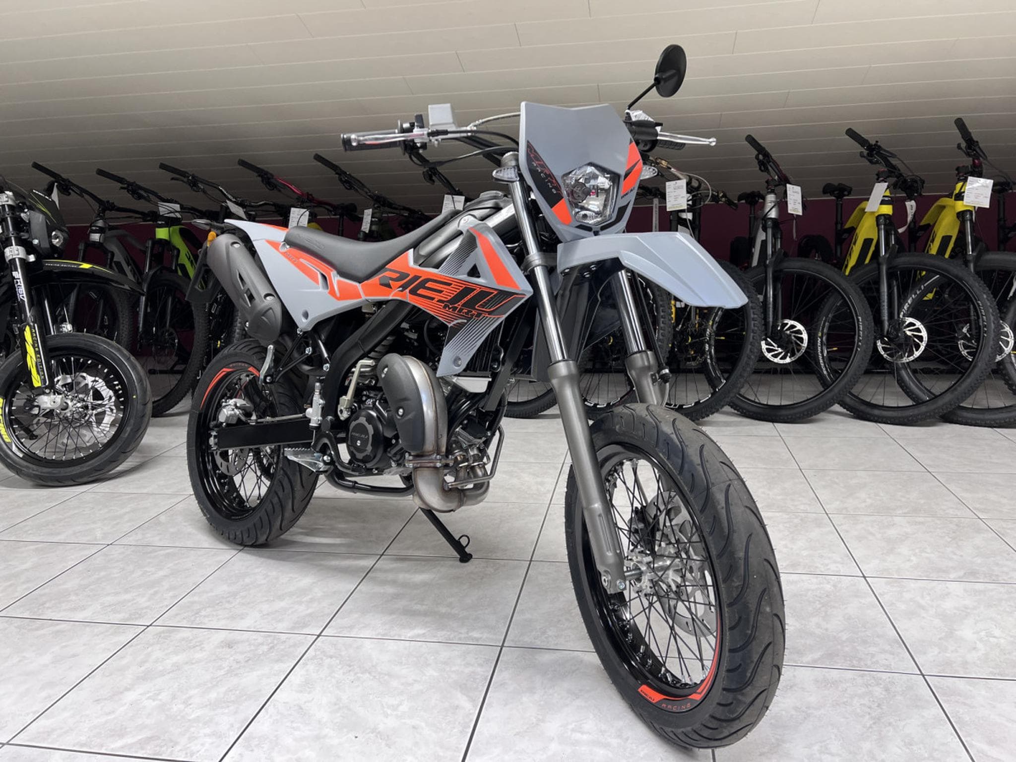 Rieju MRT 50 SM Grey (2026) - Photo 7