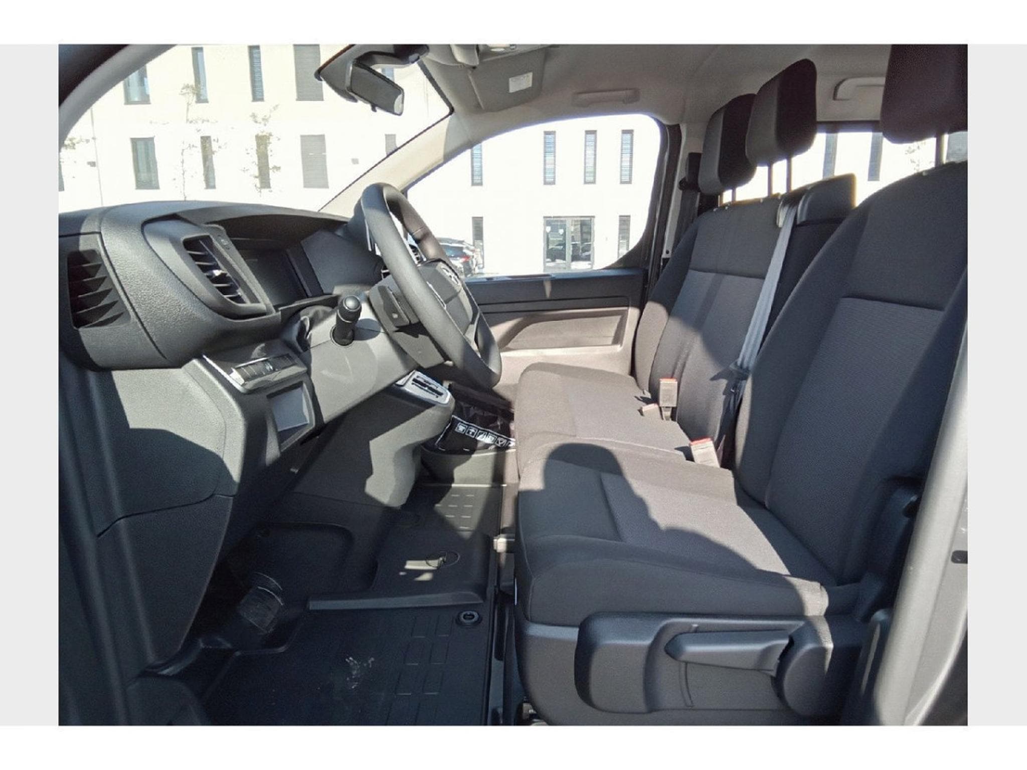 Opel Vivaro 2.0 BlueHDI 180 AT8 Kombi L2 (2025) - Photo 8