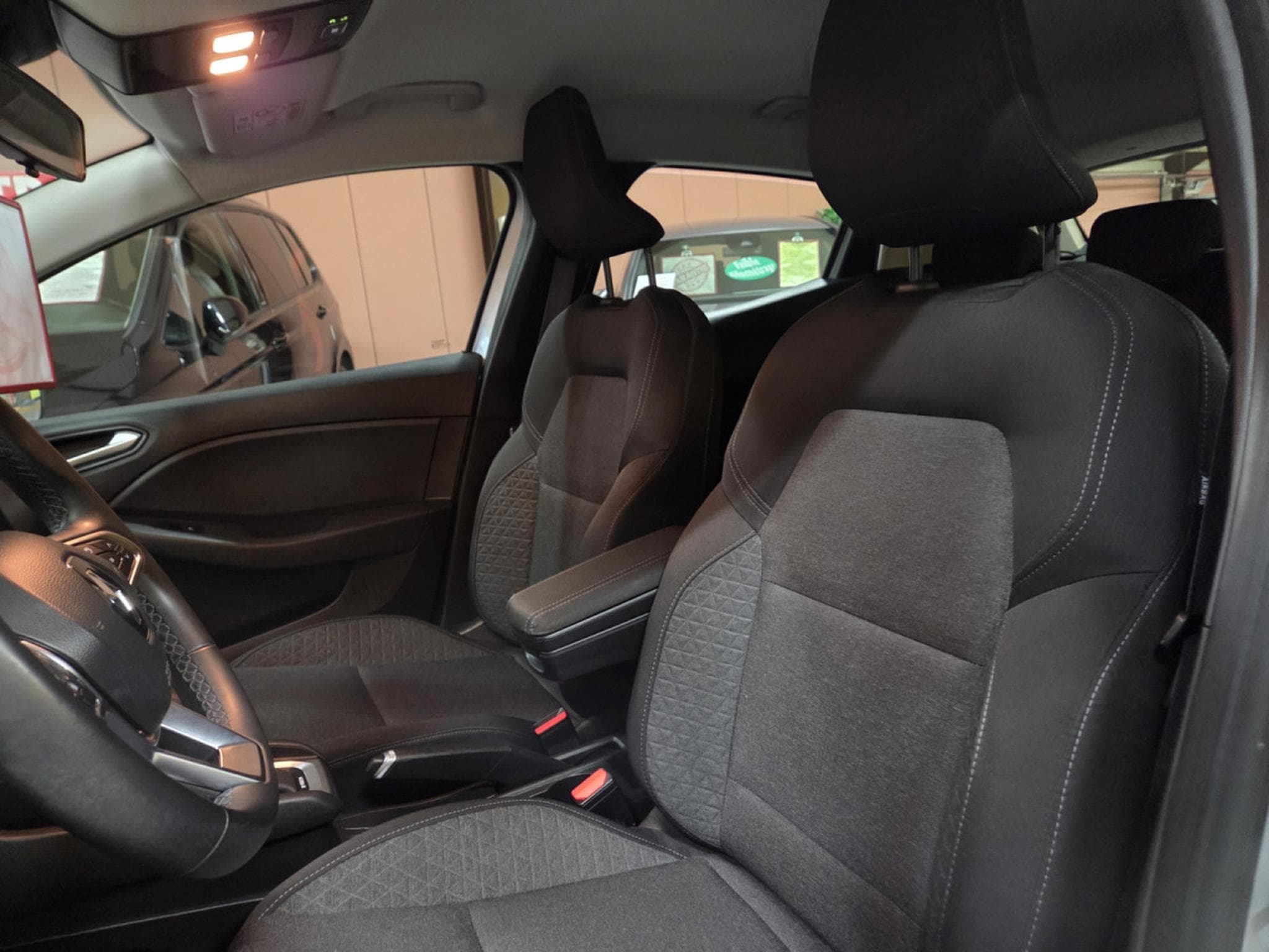 Renault Clio V 1.6 E-TECH / HYBRID 140CV CORPORATE (2021) - Photo 11