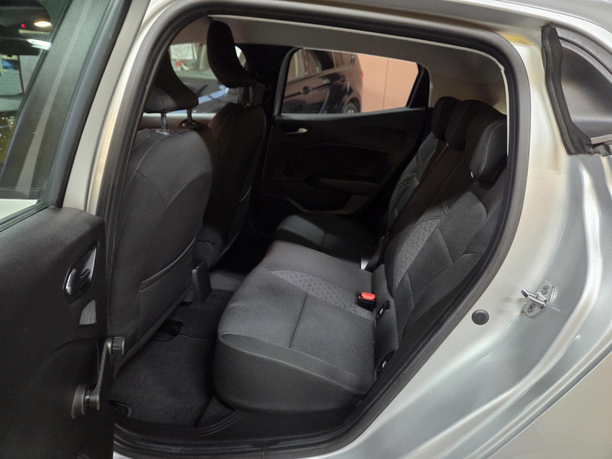 Renault Clio V 1.6 E-TECH / HYBRID 140CV CORPORATE (2021) - Photo 22