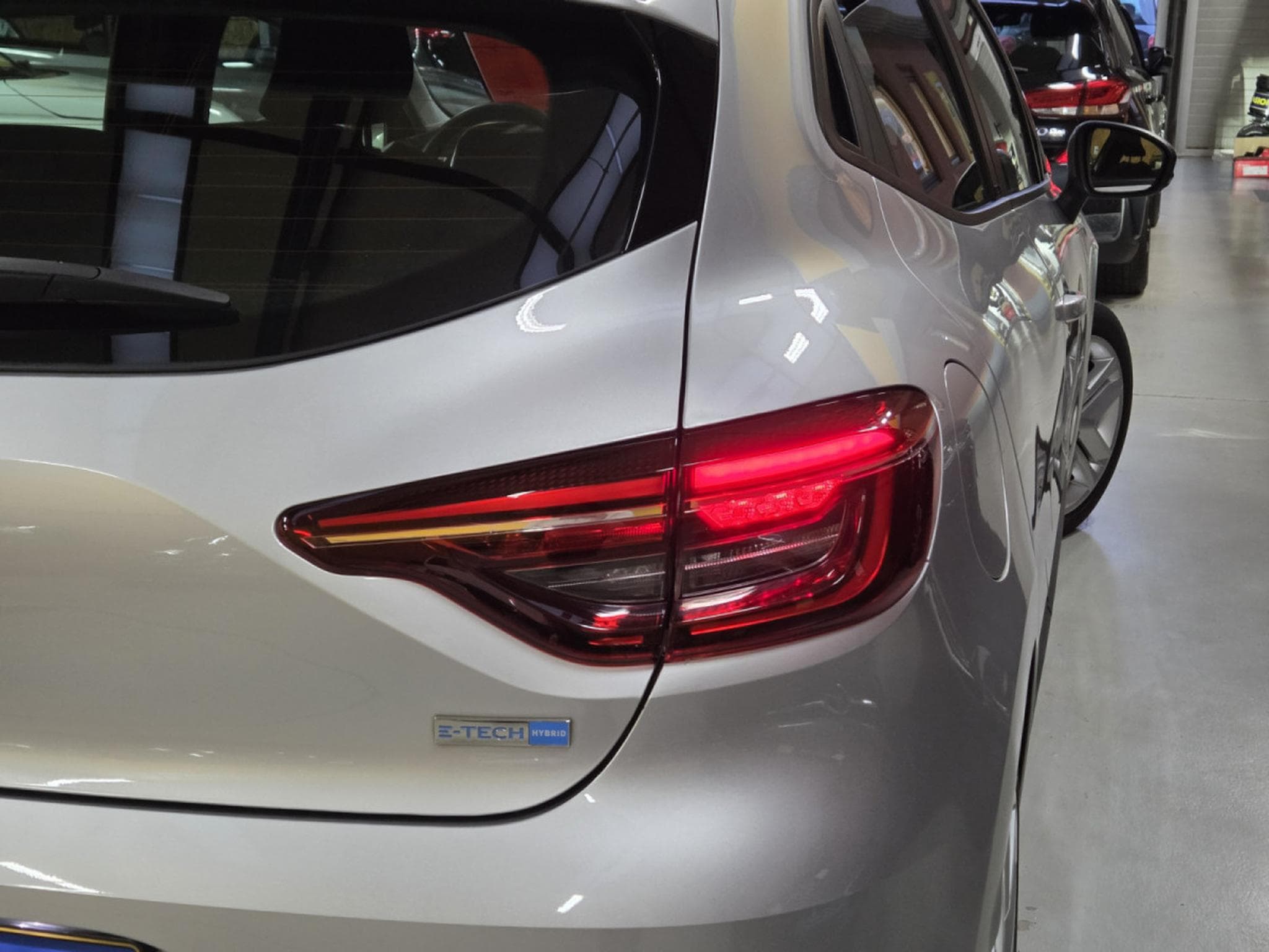 Renault Clio V 1.6 E-TECH / HYBRID 140CV CORPORATE (2021) - Photo 7