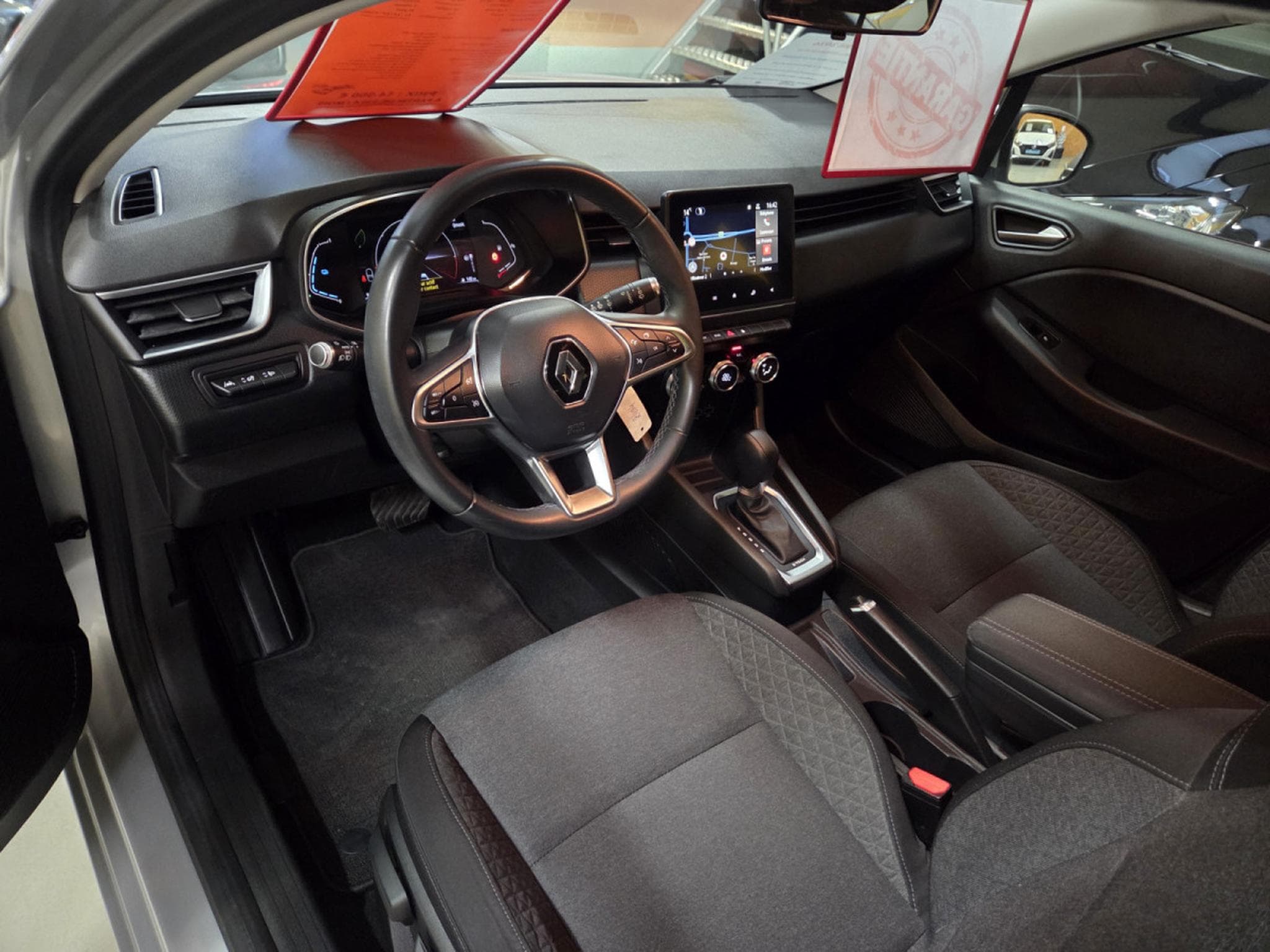 Renault Clio V 1.6 E-TECH / HYBRID 140CV CORPORATE (2021) - Photo 9