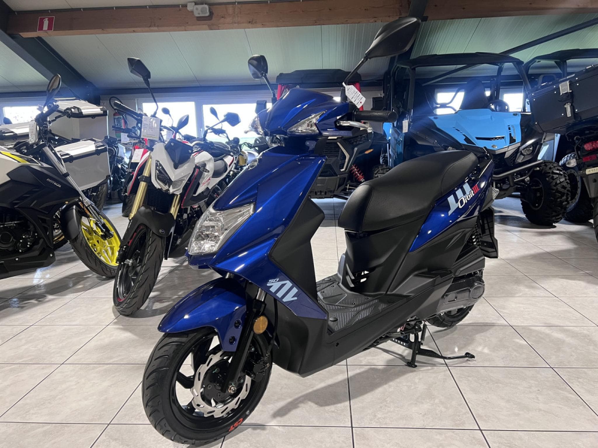 SYM Orbit III 50 classe B 45 Km/h (2026) - Photo 2