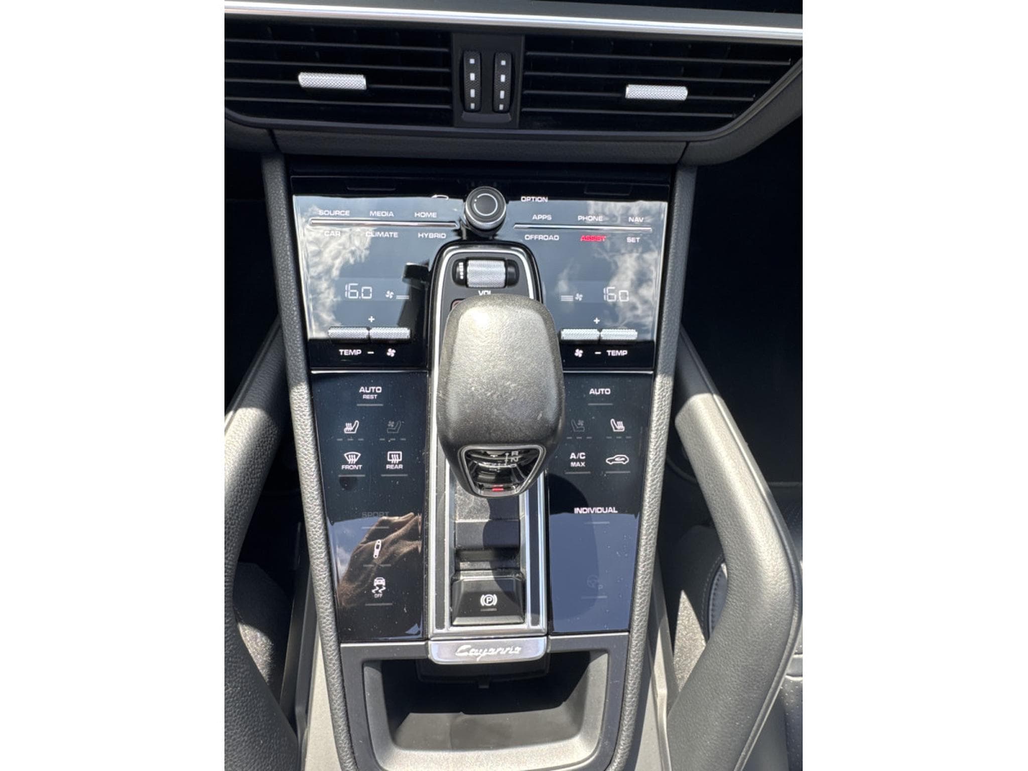 Porsche Cayenne E-Hybrid 340CV (2019) - Photo 18