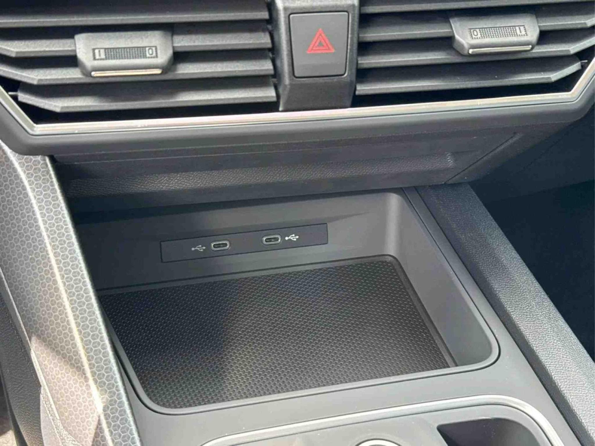 Seat Leon 1.5 TSi 150 DSG  FR (2025) - Photo 19