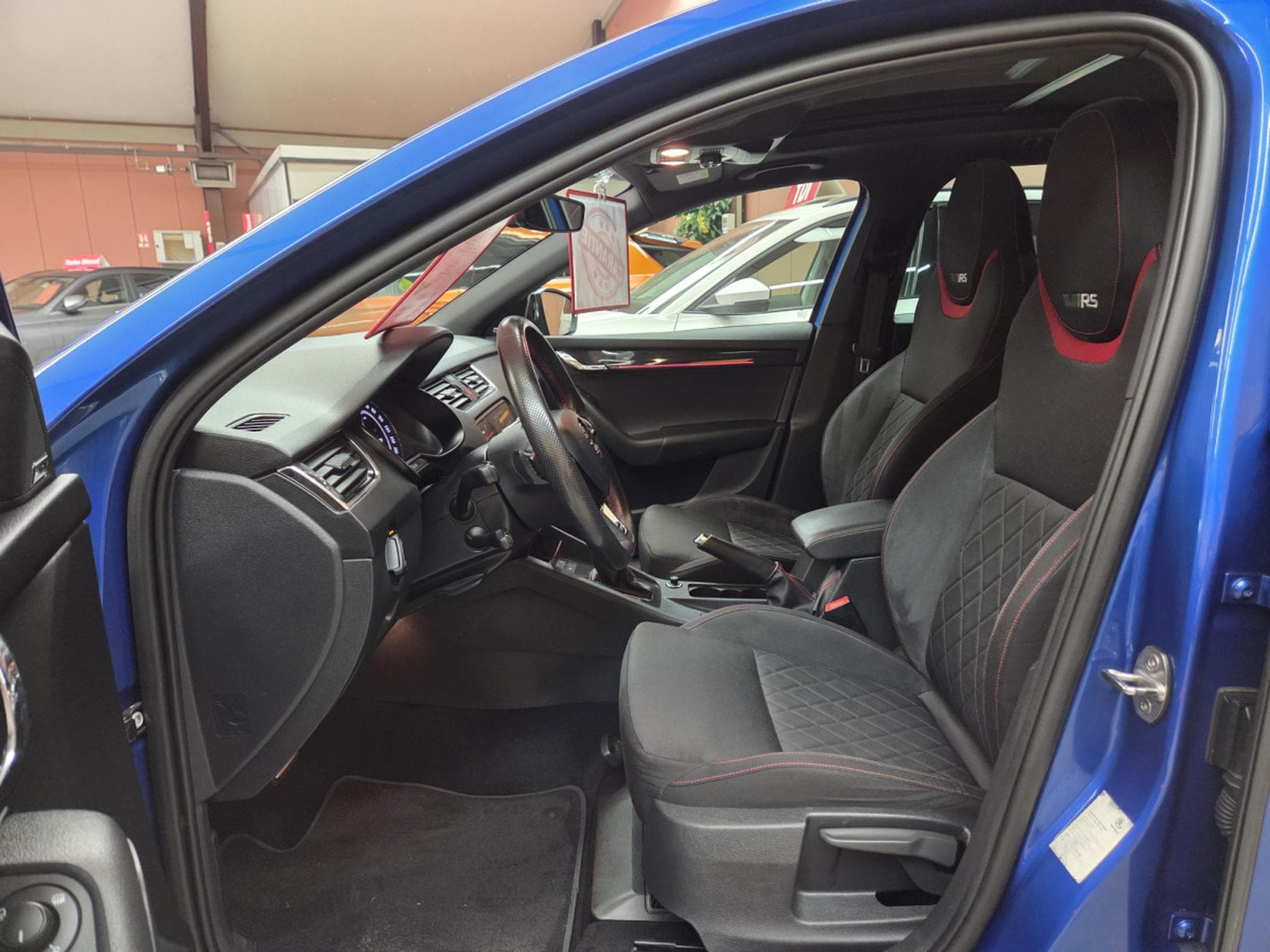 Skoda Octavia RS DSG 245CV (2019) - Photo 10