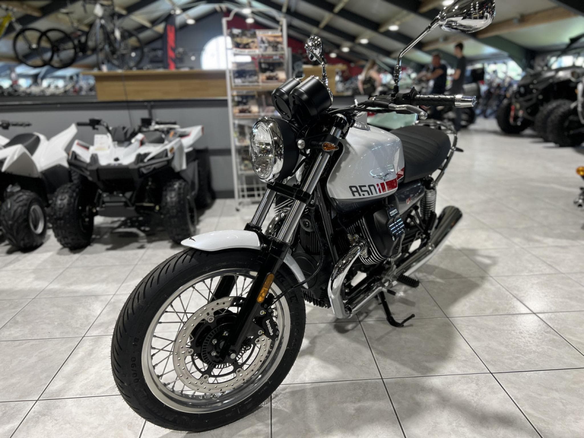 Moto Guzzi V7 SPECIAL (2026) - Photo 2