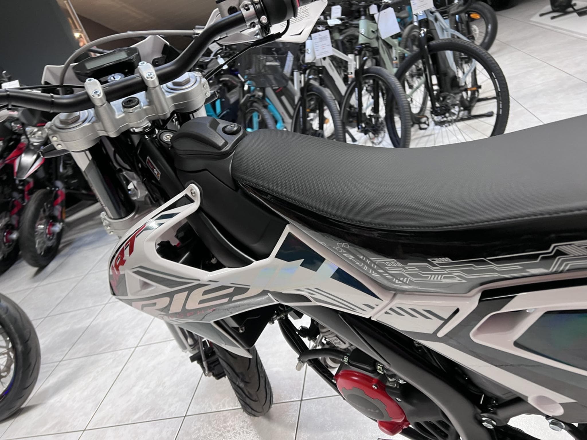 Rieju MRT 50 SM Trophy Mirage (2026) - Foto 6