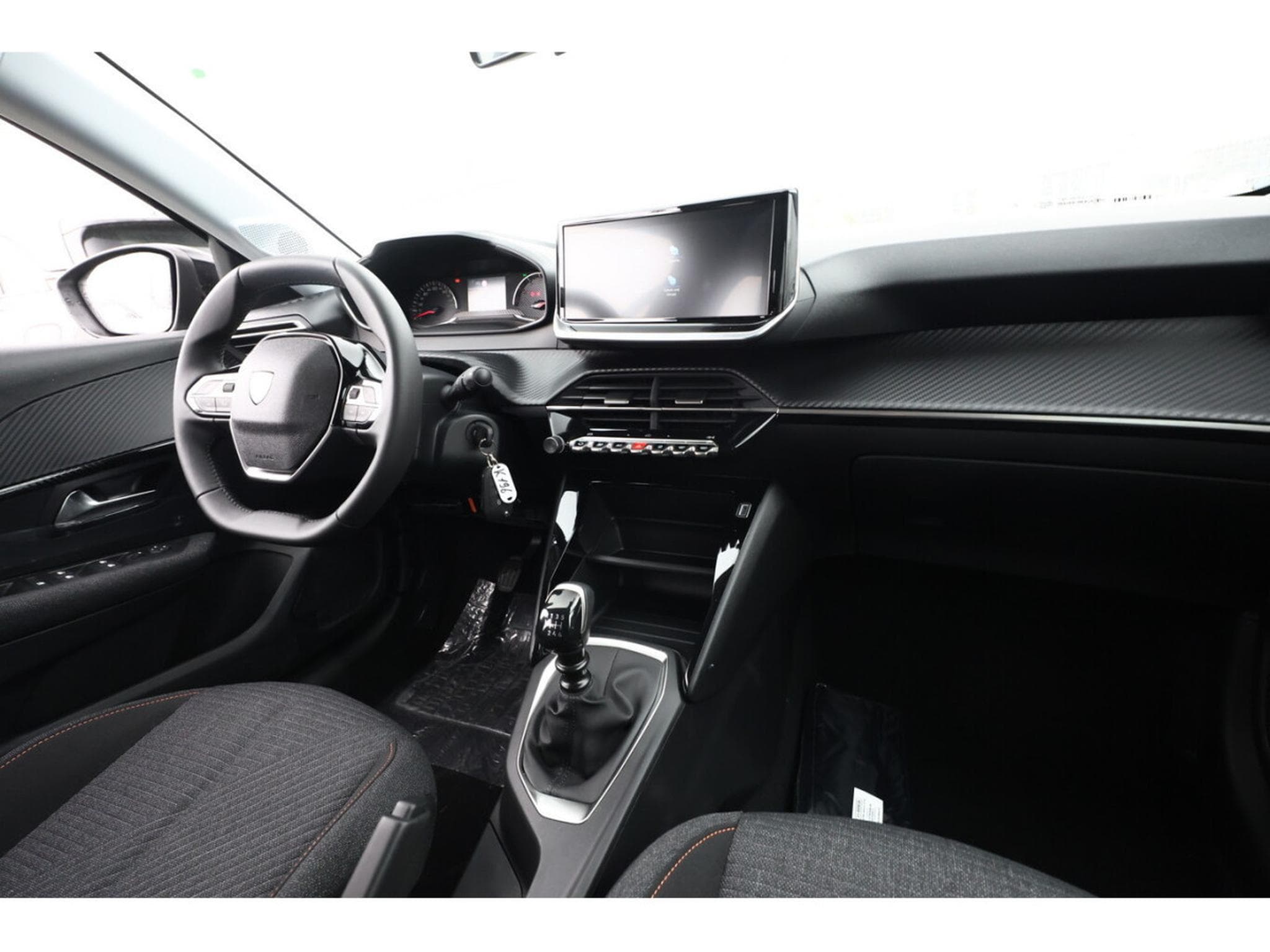 Peugeot 208 1.2 PureTech 101 Style (2025) - Photo 10