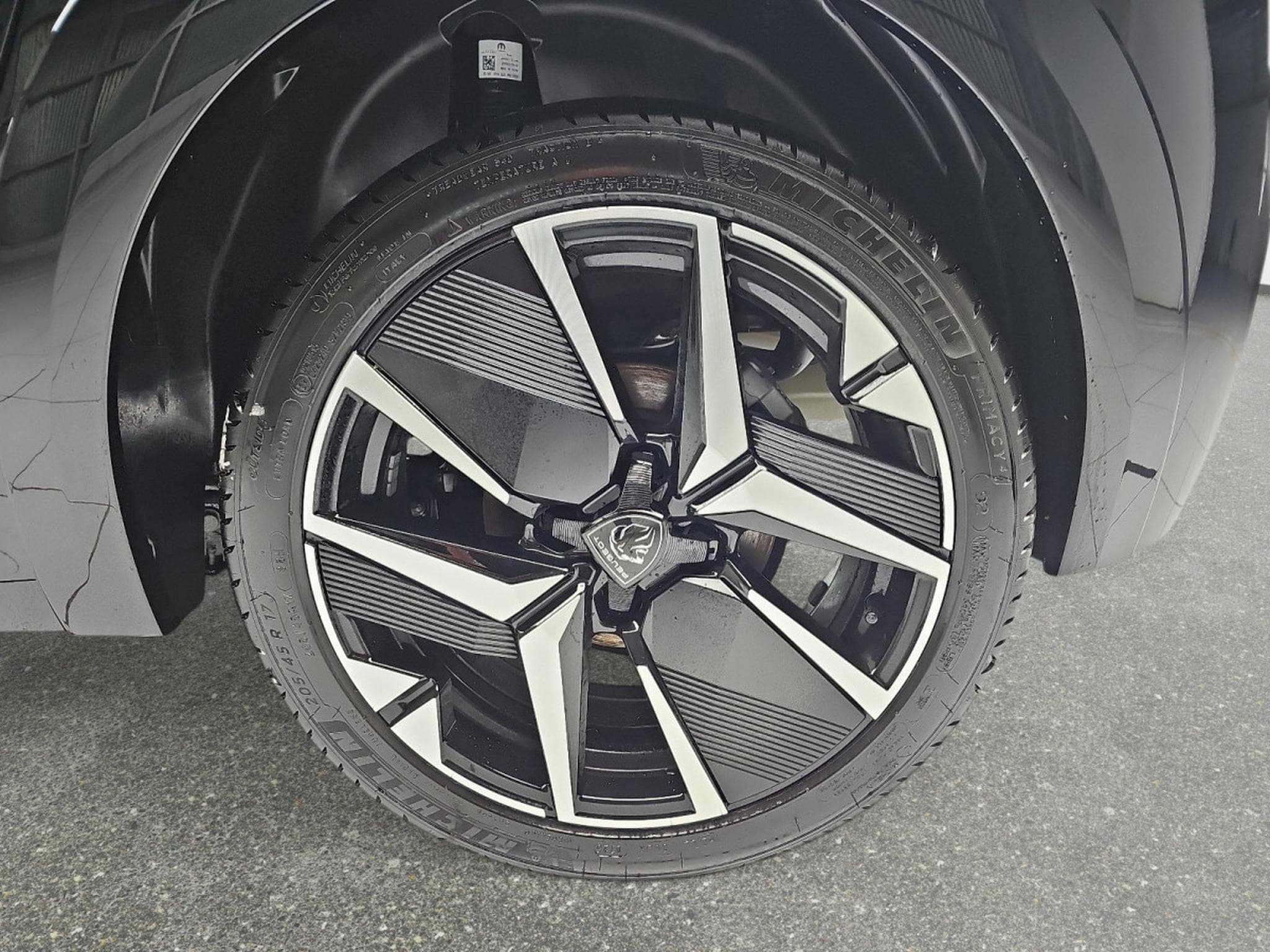 Peugeot 208 1.2 PureTech Hýbrid 110 E-DSC6 GT (2025) - Photo 6