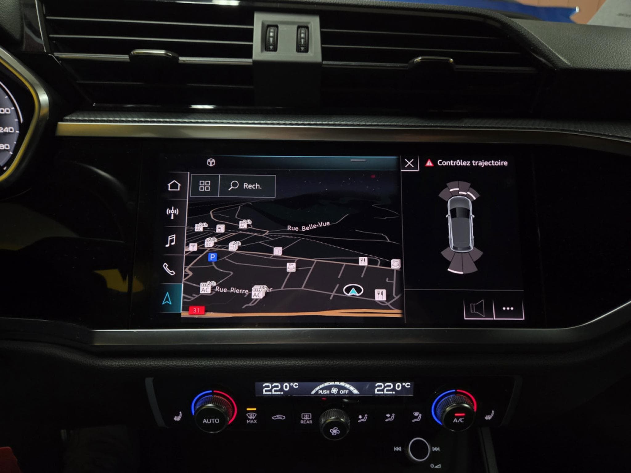 Audi Q3 TFSI 150CV S-TRONIC S-LINE (2018) - Photo 19