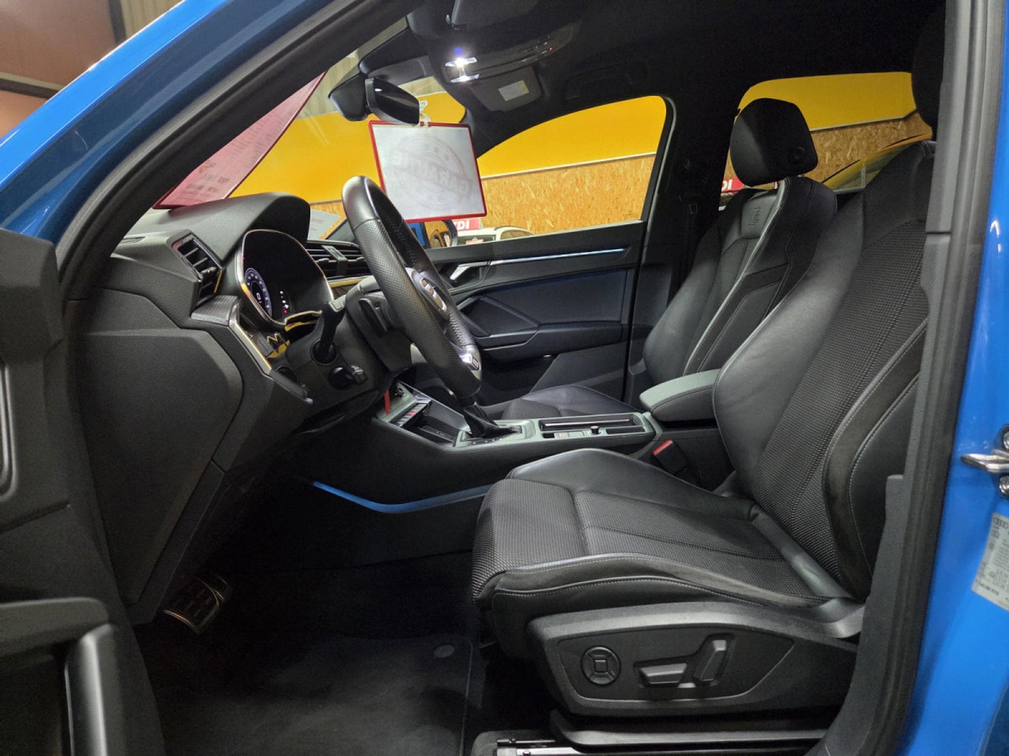 Audi Q3 TFSI 150CV S-TRONIC S-LINE (2018) - Photo 9