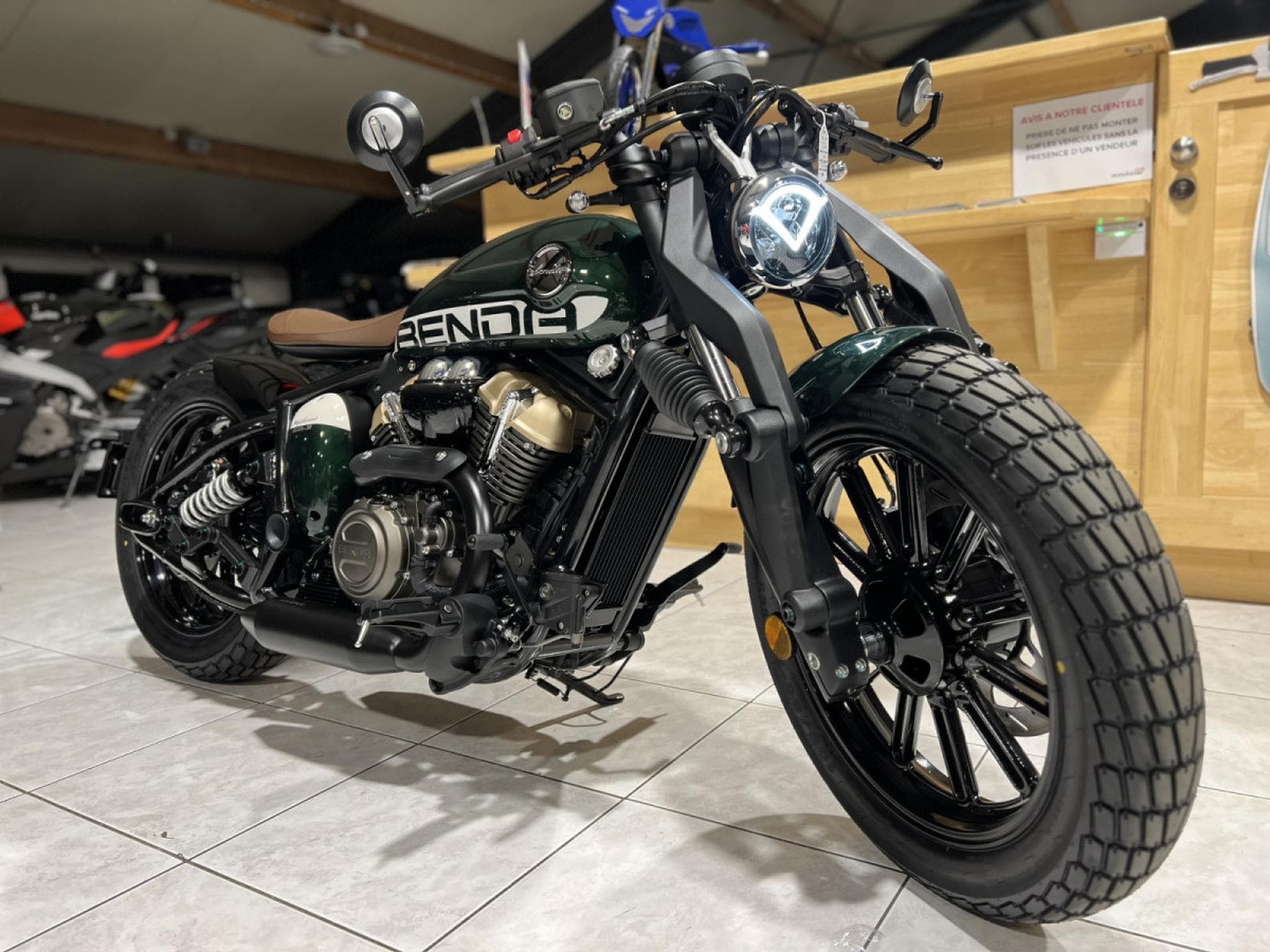 Benda Napoleon 250 (2026) - Foto 7