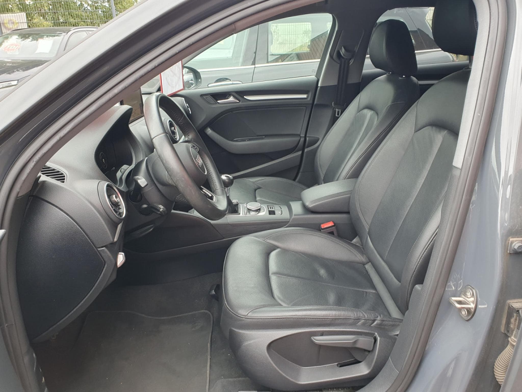 Audi A3 TFSI 116CV LIMOUSINE S-LINE EXT. (2020) - Photo 6