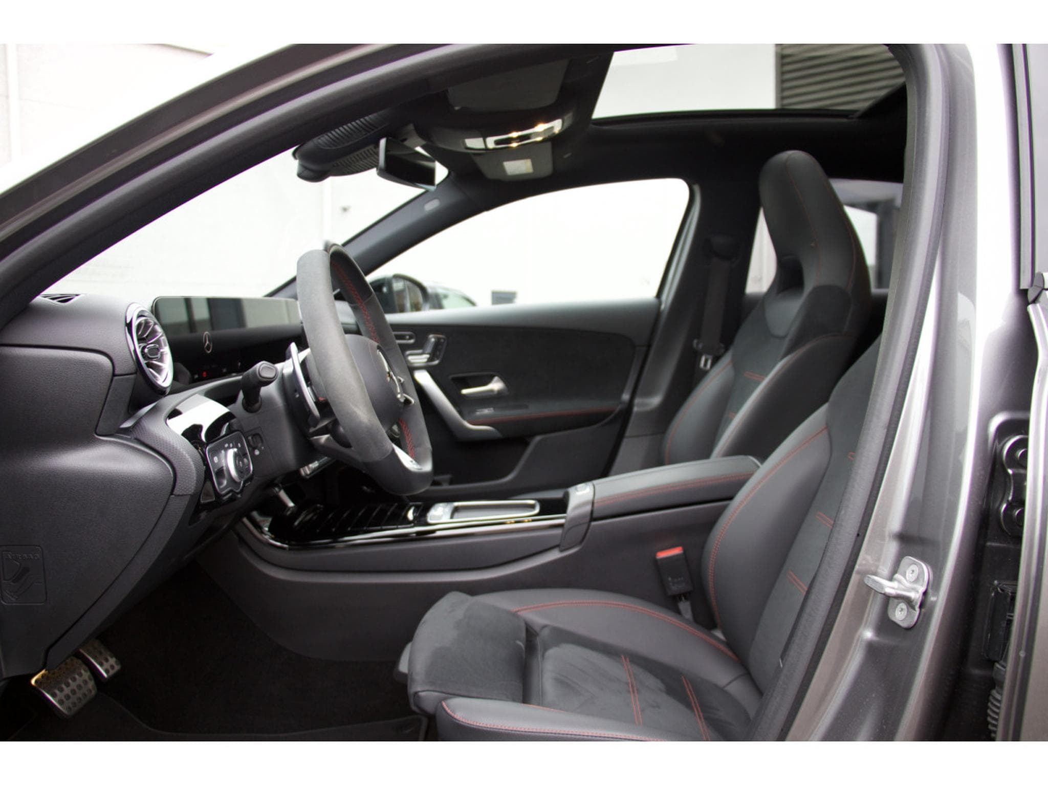 Mercedes A 45 AMG S 4M+ Premium Plus HuD Pano Night 360 Burmester (2023) - Photo 5