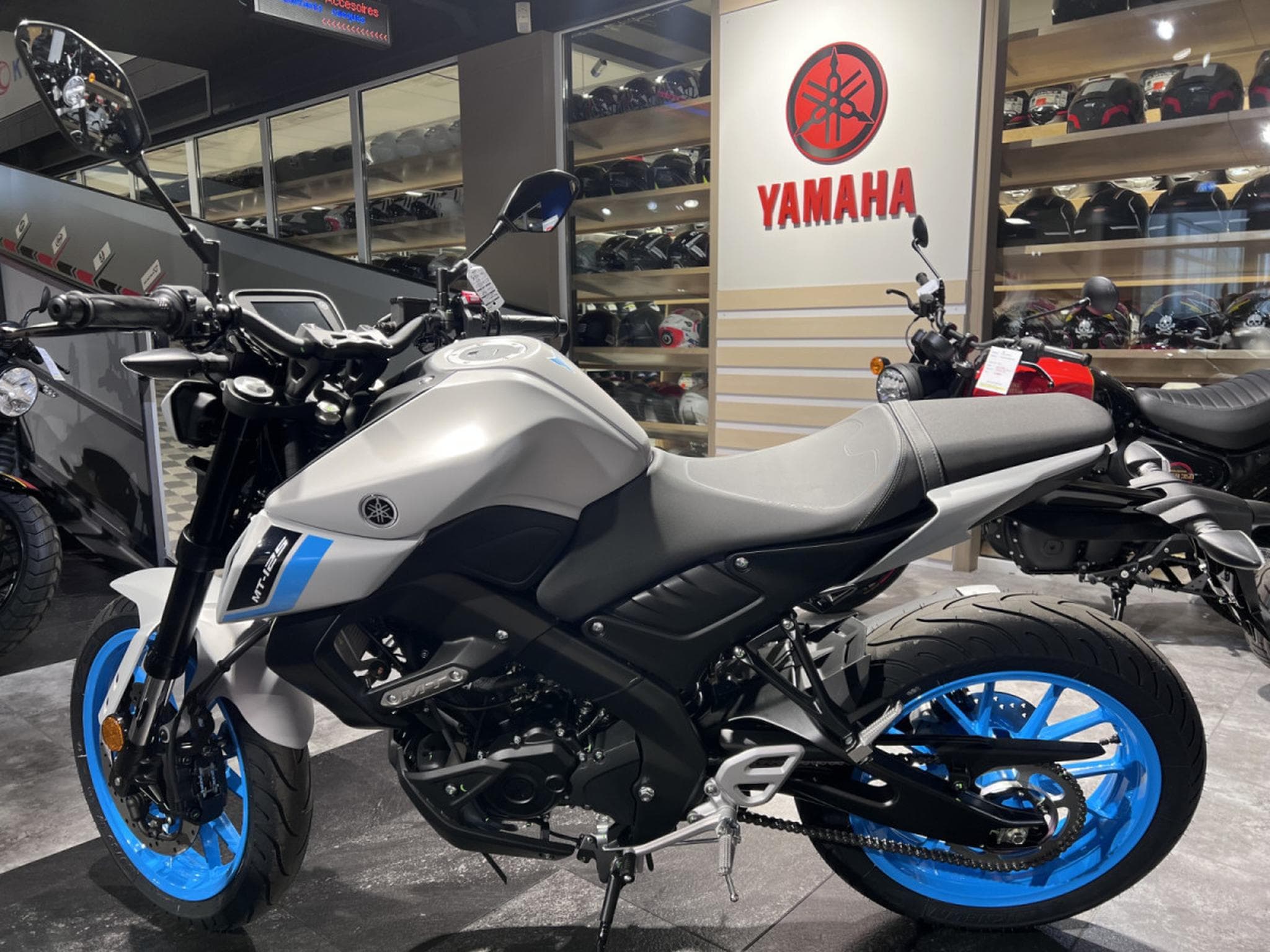 Yamaha MT125 Ceramic Ice (2026) - Photo 4