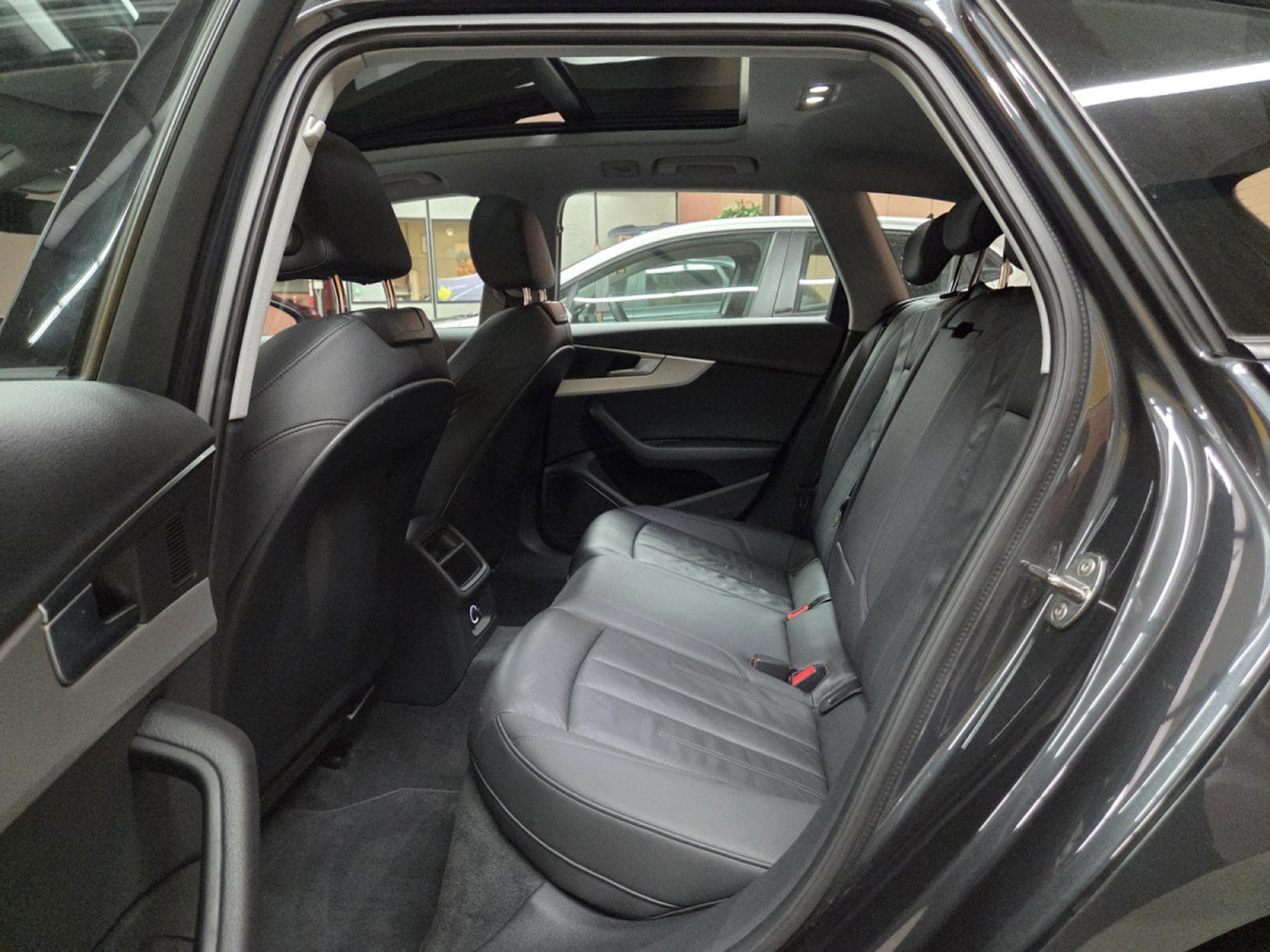 Audi A4 35 TDI AVANT 150CV S-TRONIC BUSINESS (2019) - Photo 19