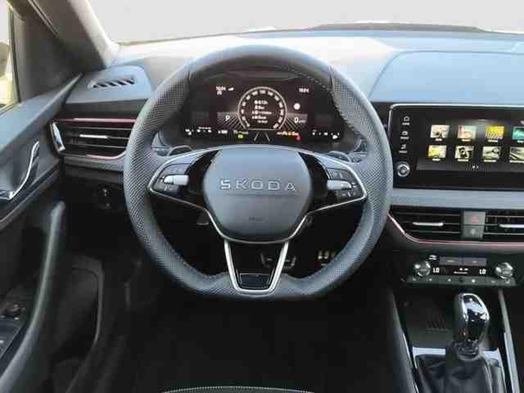 Skoda Kamiq 1.5 TSi 150 DSG Monte Carlo (2026) - Photo 8