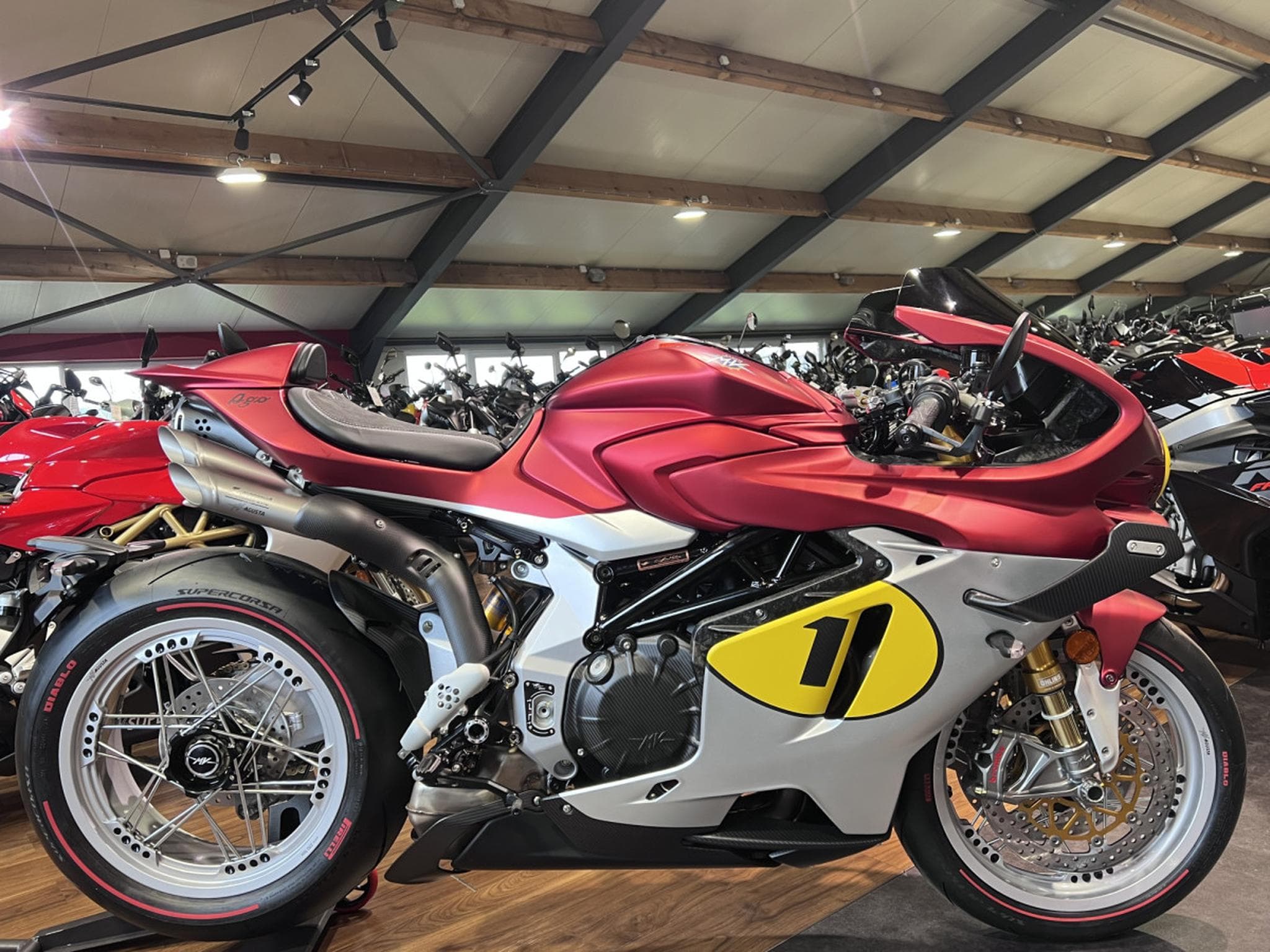 MV Agusta Superveloce 1000 Ago (2025) - Photo 1