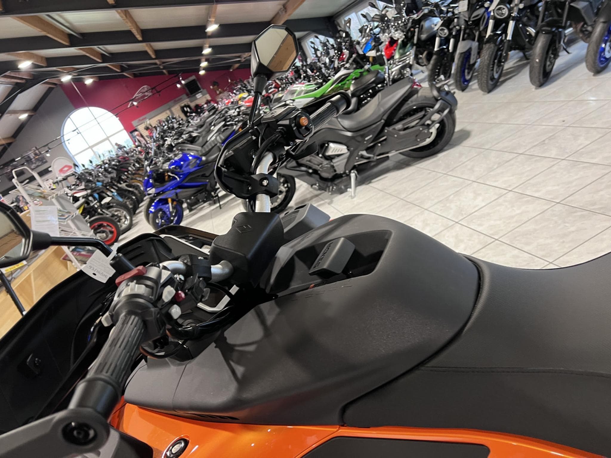 Benda Redstone 550 L EPS ABS (2026) - Photo 6