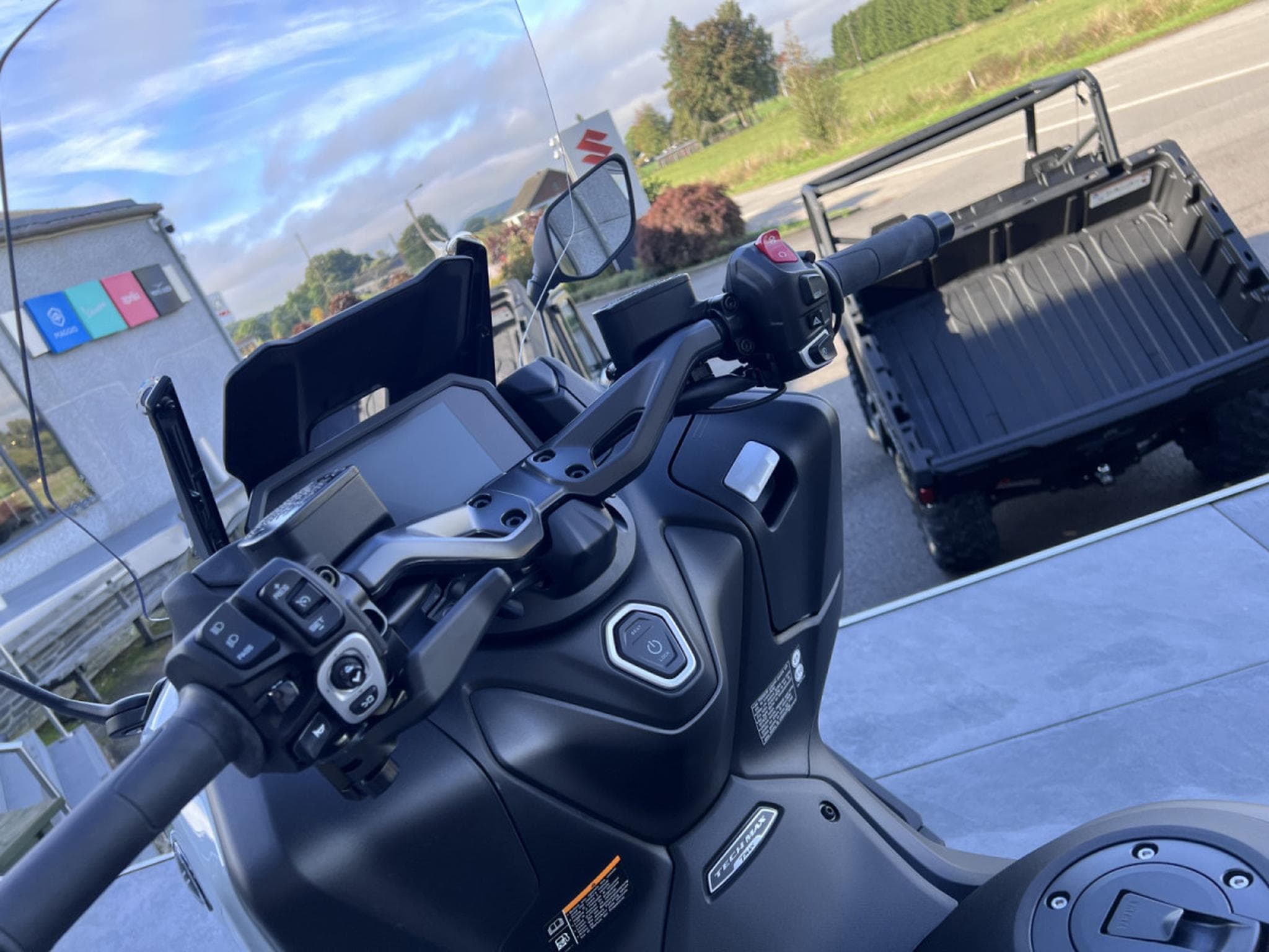 Yamaha T-Max TECHMAX (2026) - Photo 6