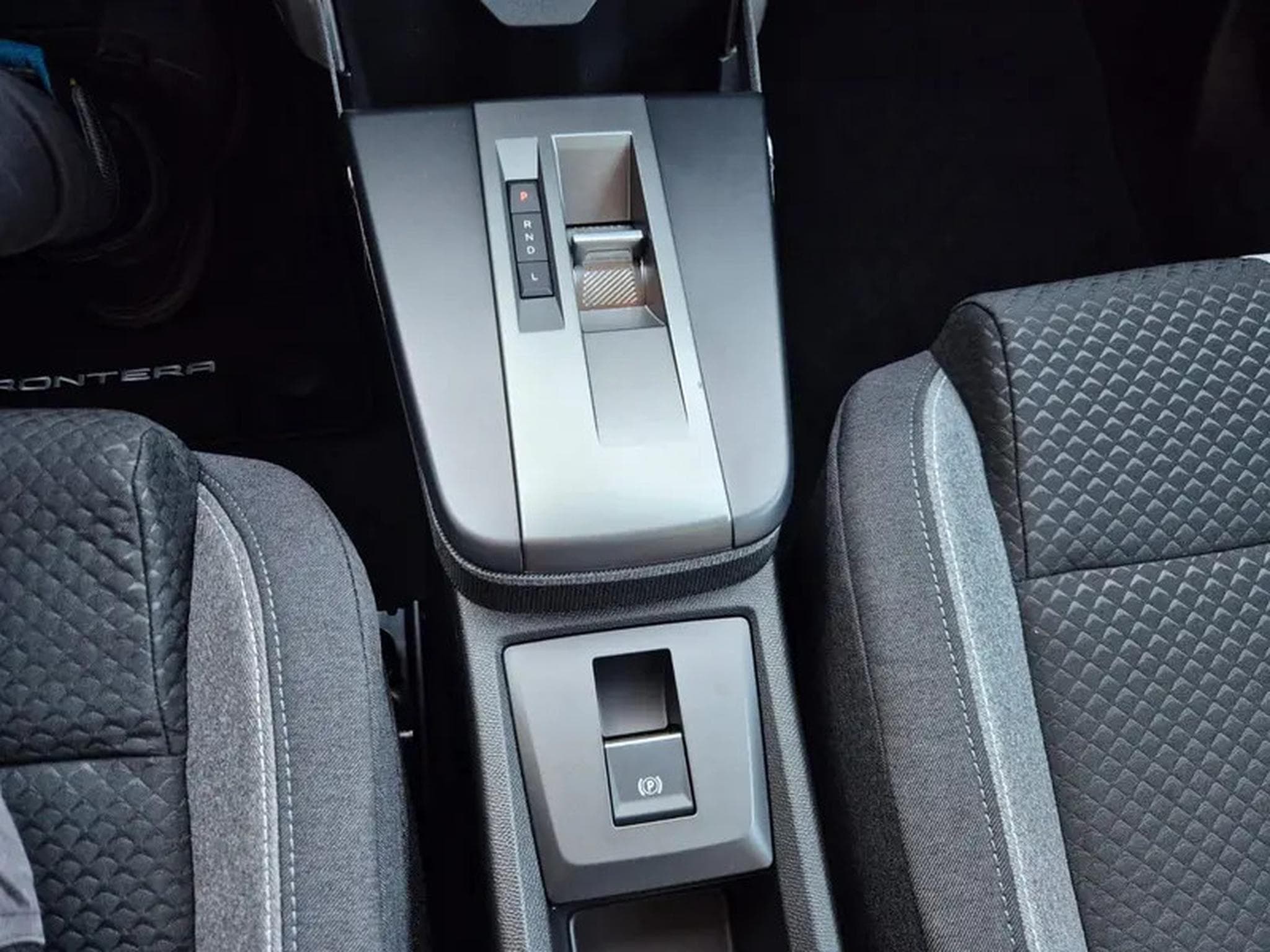 Opel Frontera 1.2 T Hybrid 110 GS (2026) - Photo 18