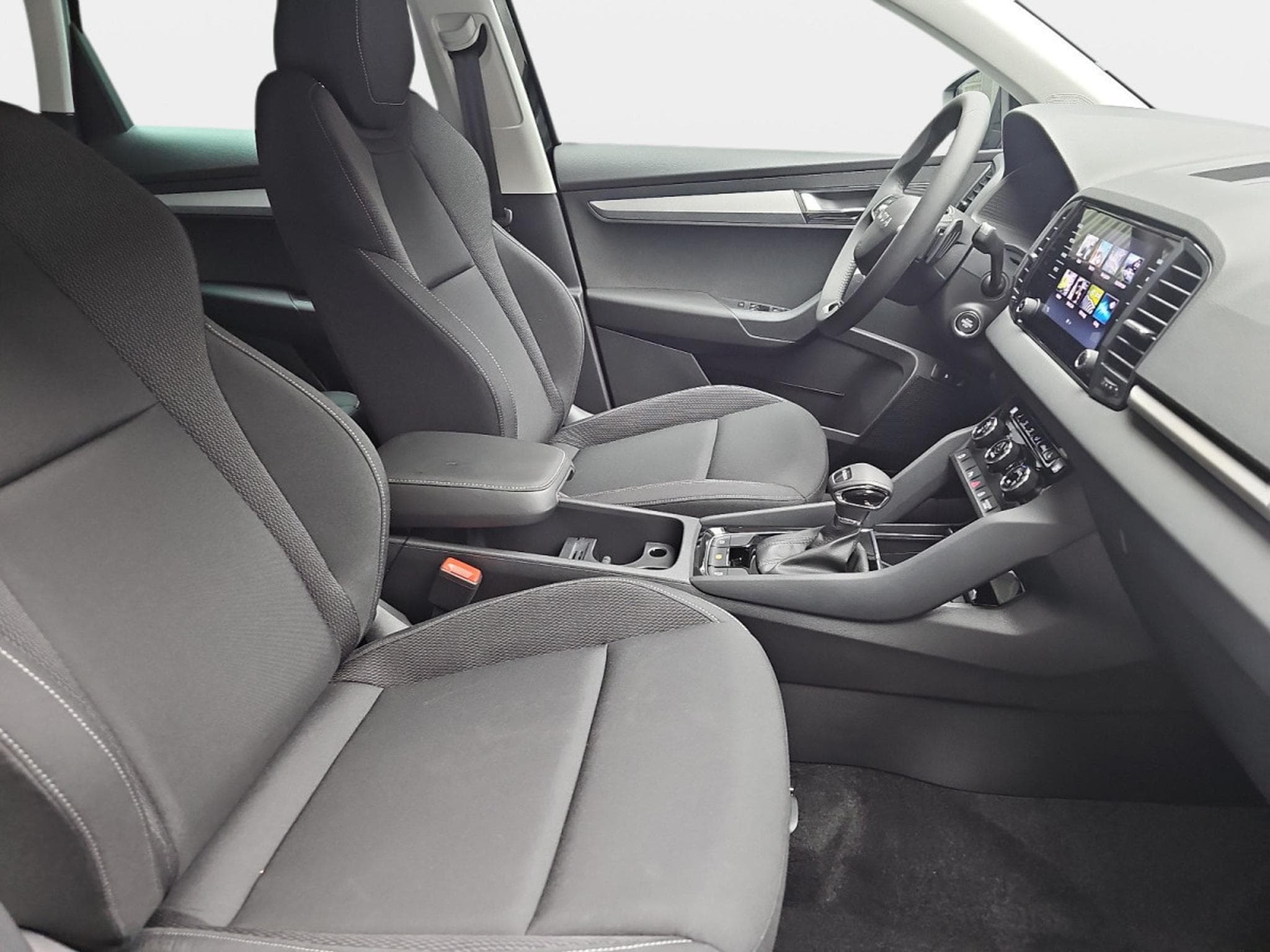 Skoda Karoq 1.5 TSi DSG 150 130 Anniversary (2025) - Photo 15