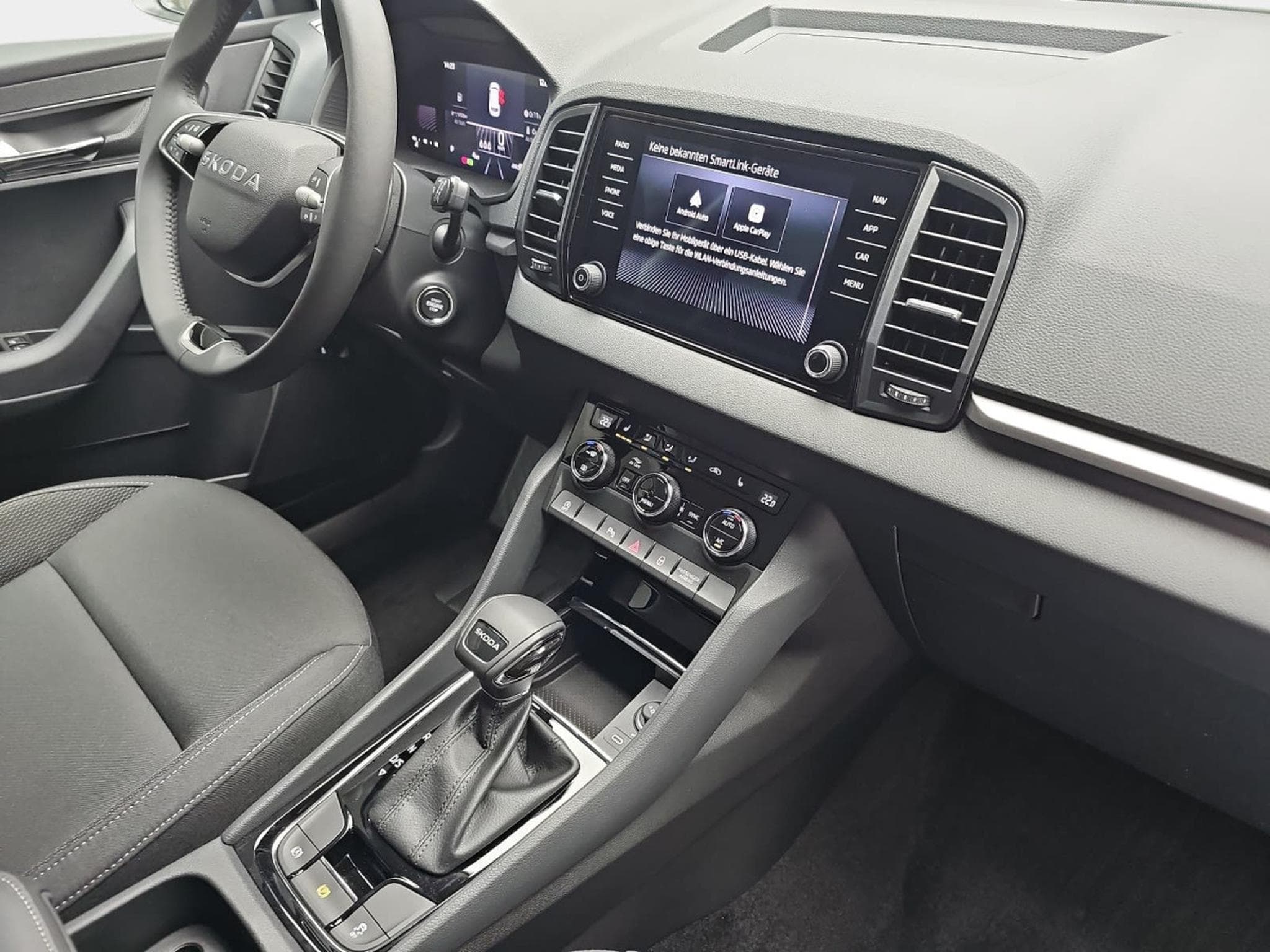 Skoda Karoq 1.5 TSi DSG 150 130 Anniversary (2026) - Photo 15