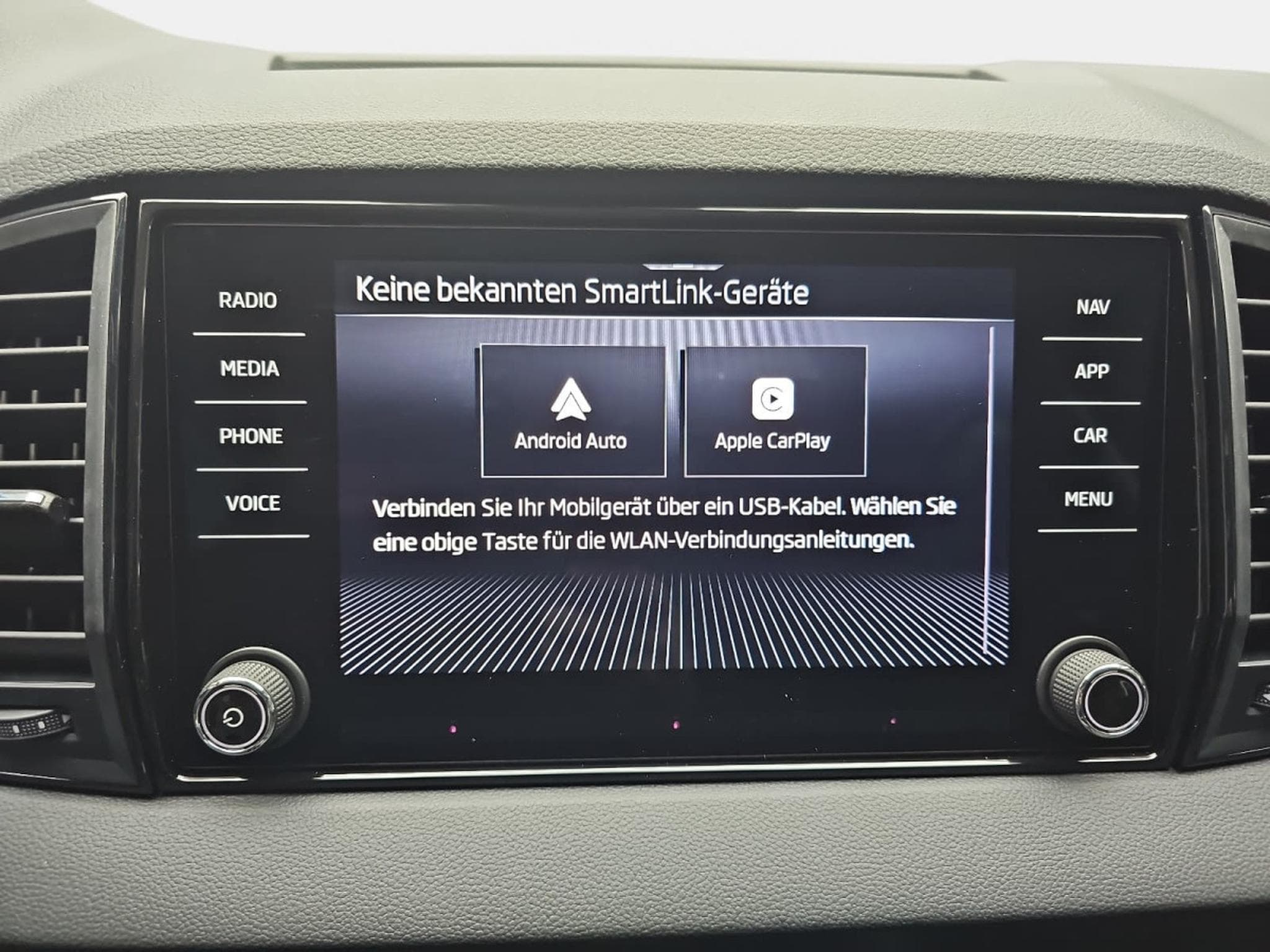 Skoda Karoq 1.5 TSi DSG 150 130 Anniversary (2026) - Photo 9