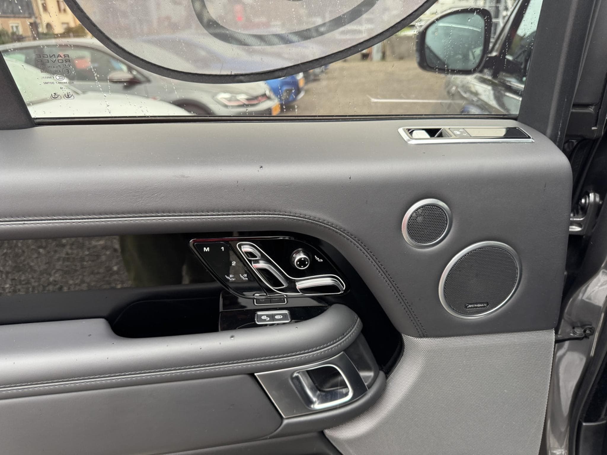 Land-Rover Range Rover 4.4 SDV8 340 Autobiography (2018) - Photo 17