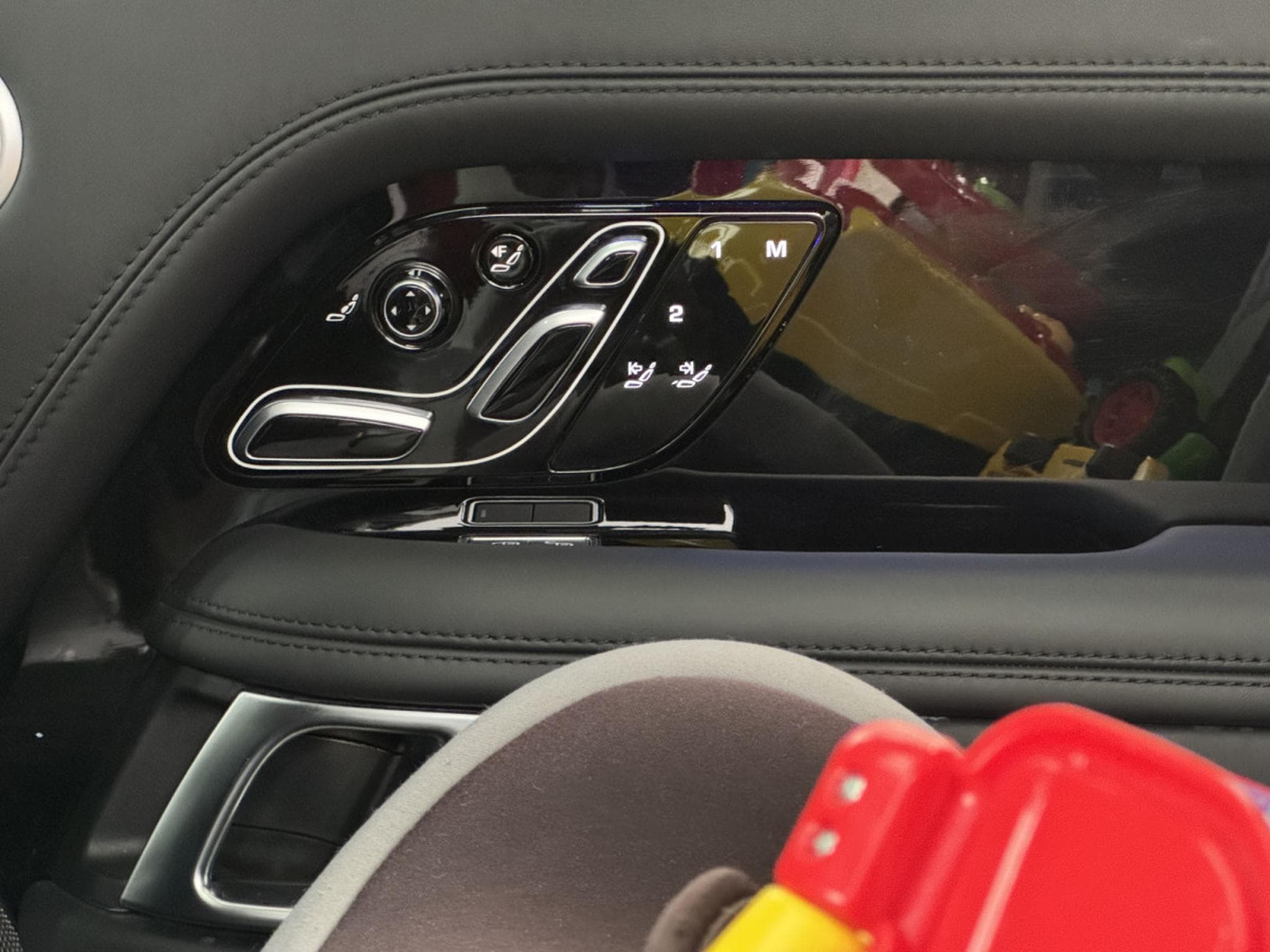 Land-Rover Range Rover 4.4 SDV8 340 Autobiography (2018) - Photo 20