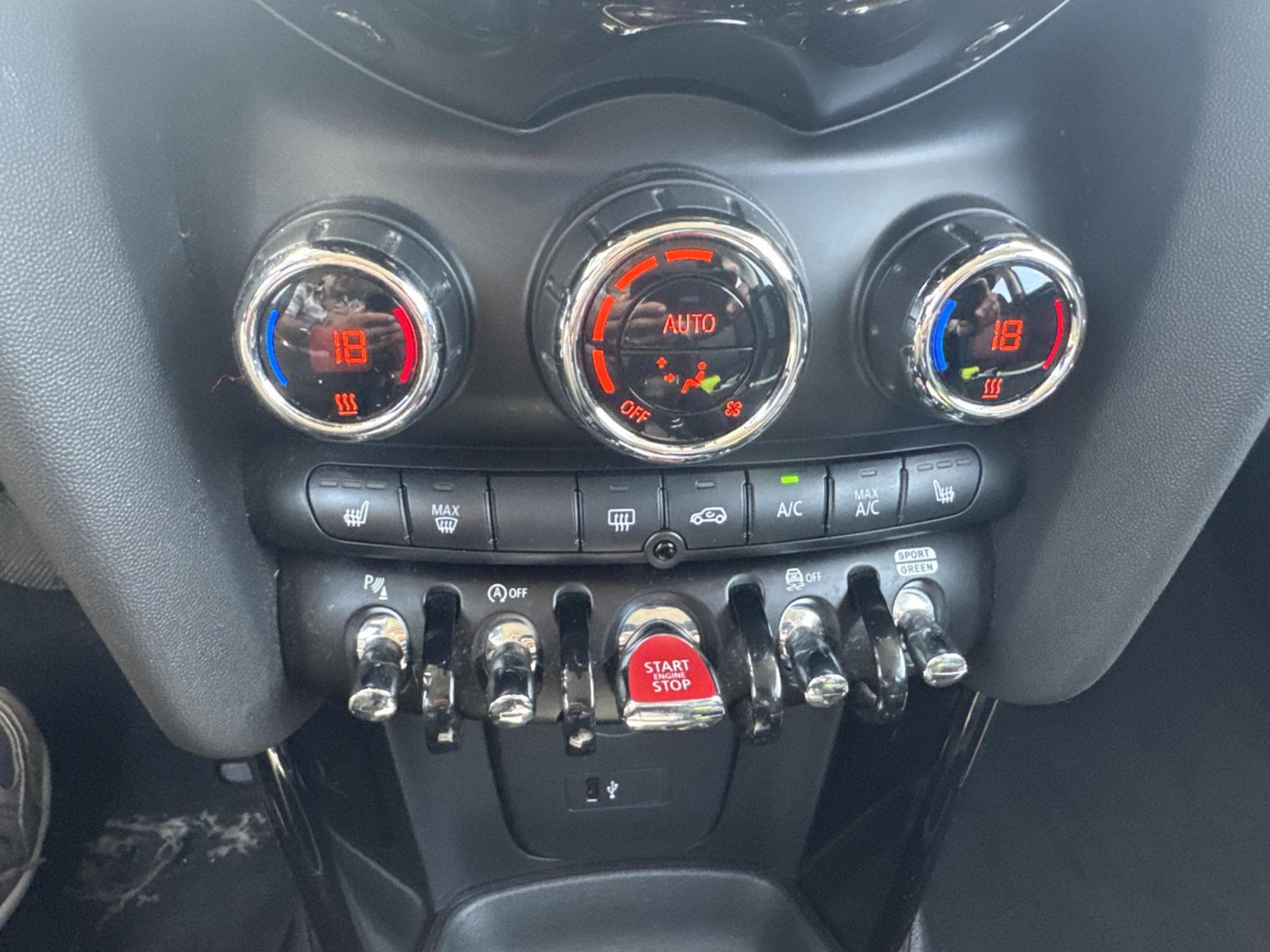 Mini Cooper SD SD 170CV AUTO CAR-PLAY (2018) - Foto 16