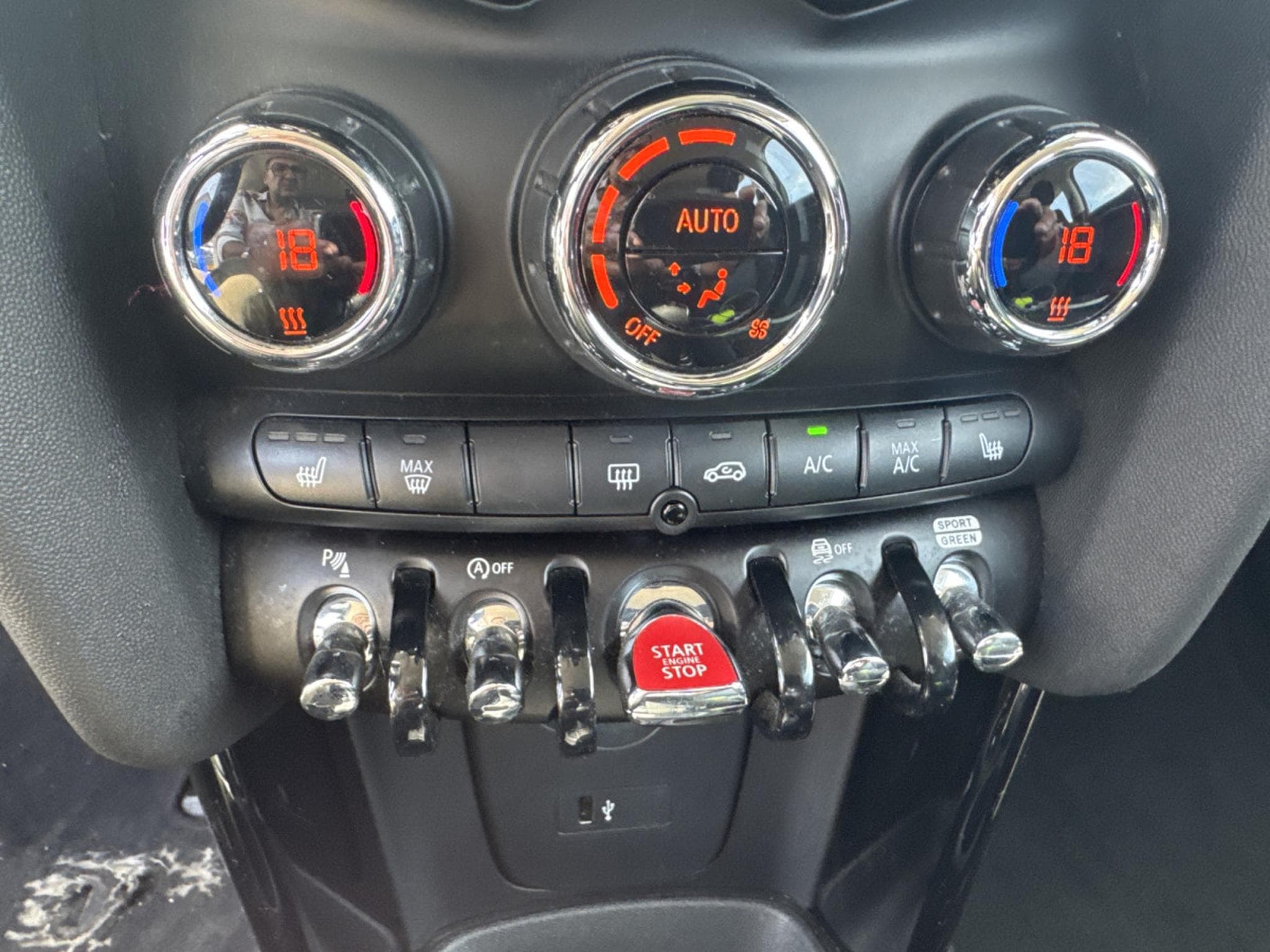 Mini Cooper SD SD 170CV AUTO CAR-PLAY (2018) - Foto 19