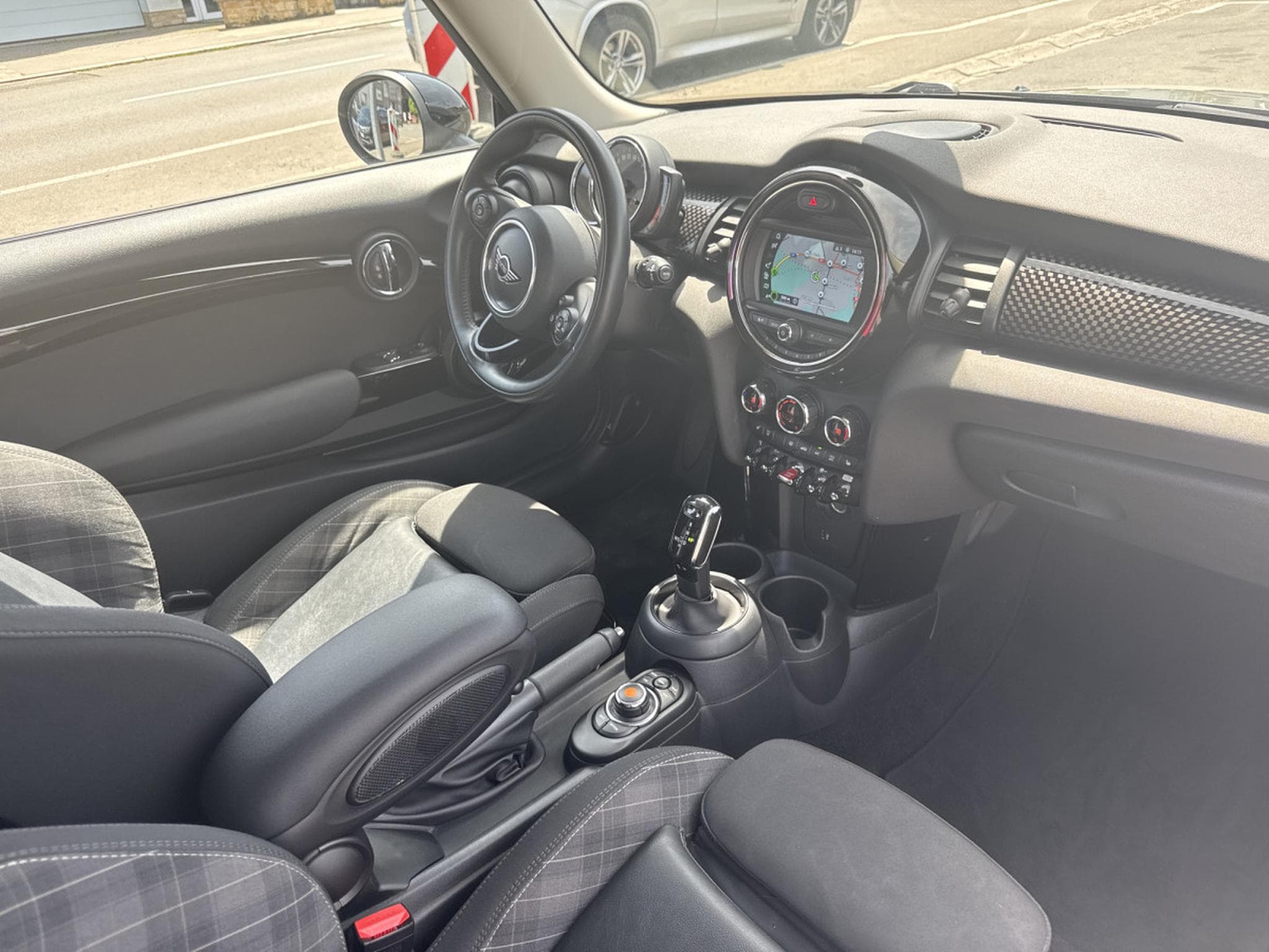 Mini Cooper SD SD 170CV AUTO CAR-PLAY (2018) - Foto 9