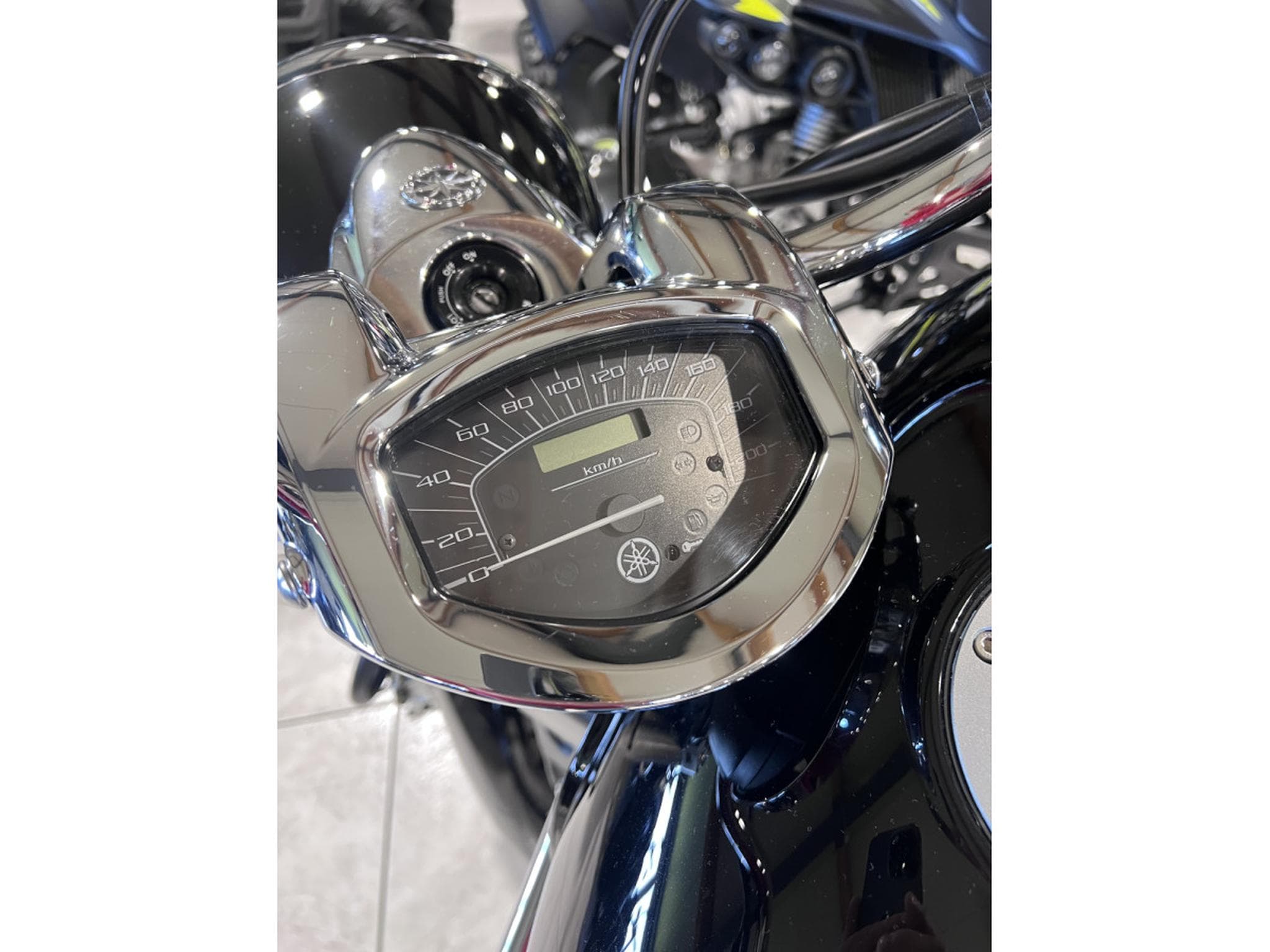 Yamaha XVS 1300 Midnight Star (2007) - Photo 14