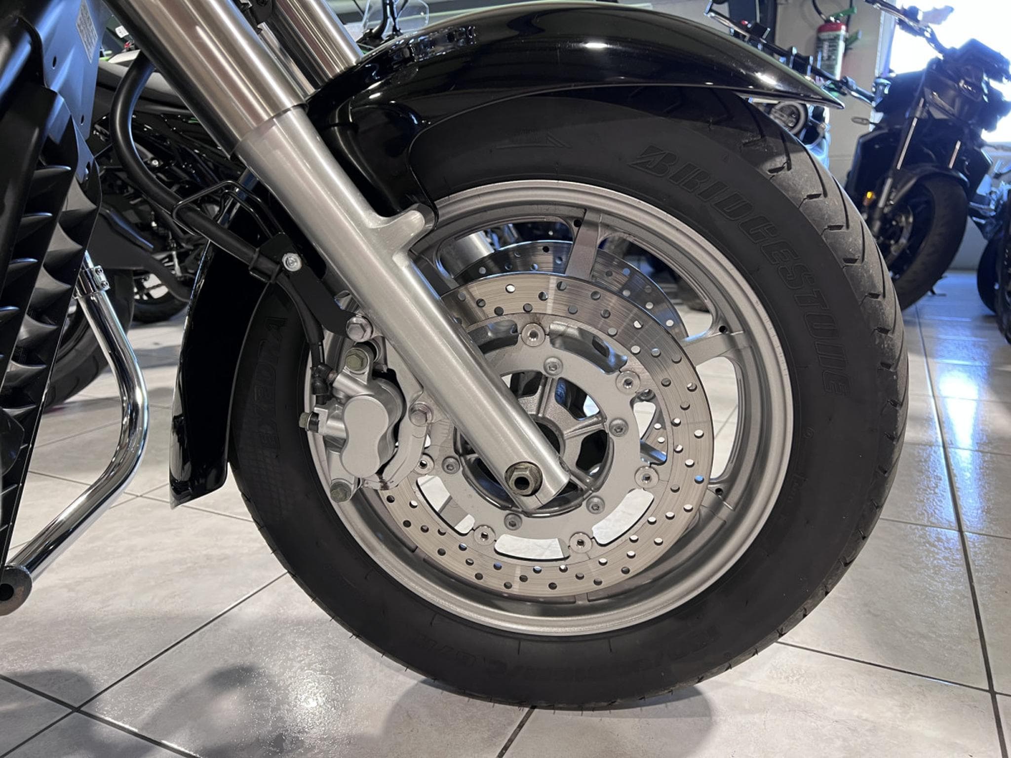 Yamaha XVS 1300 Midnight Star (2007) - Photo 7