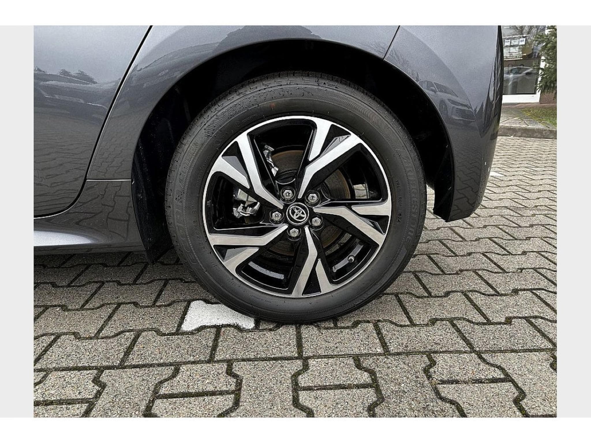 Toyota Yaris 1.5 VVT-i  116 Hybride Teamplayer (2025) - Photo 3