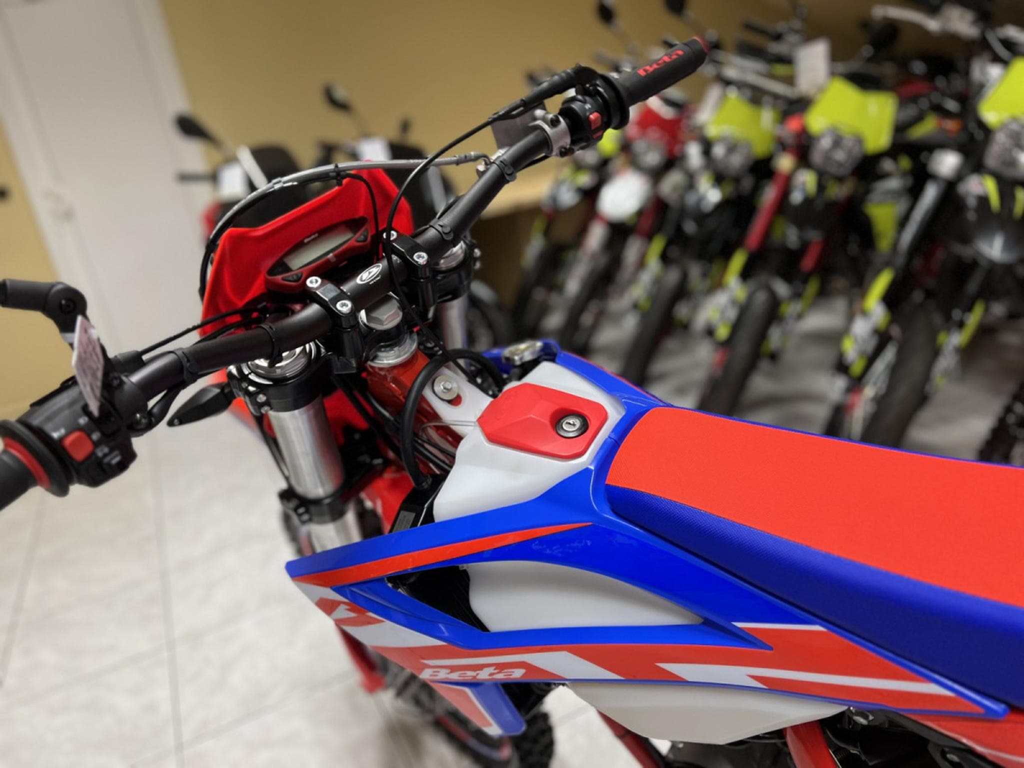 Beta R Enduro RACING 2T (2026) - Photo 5