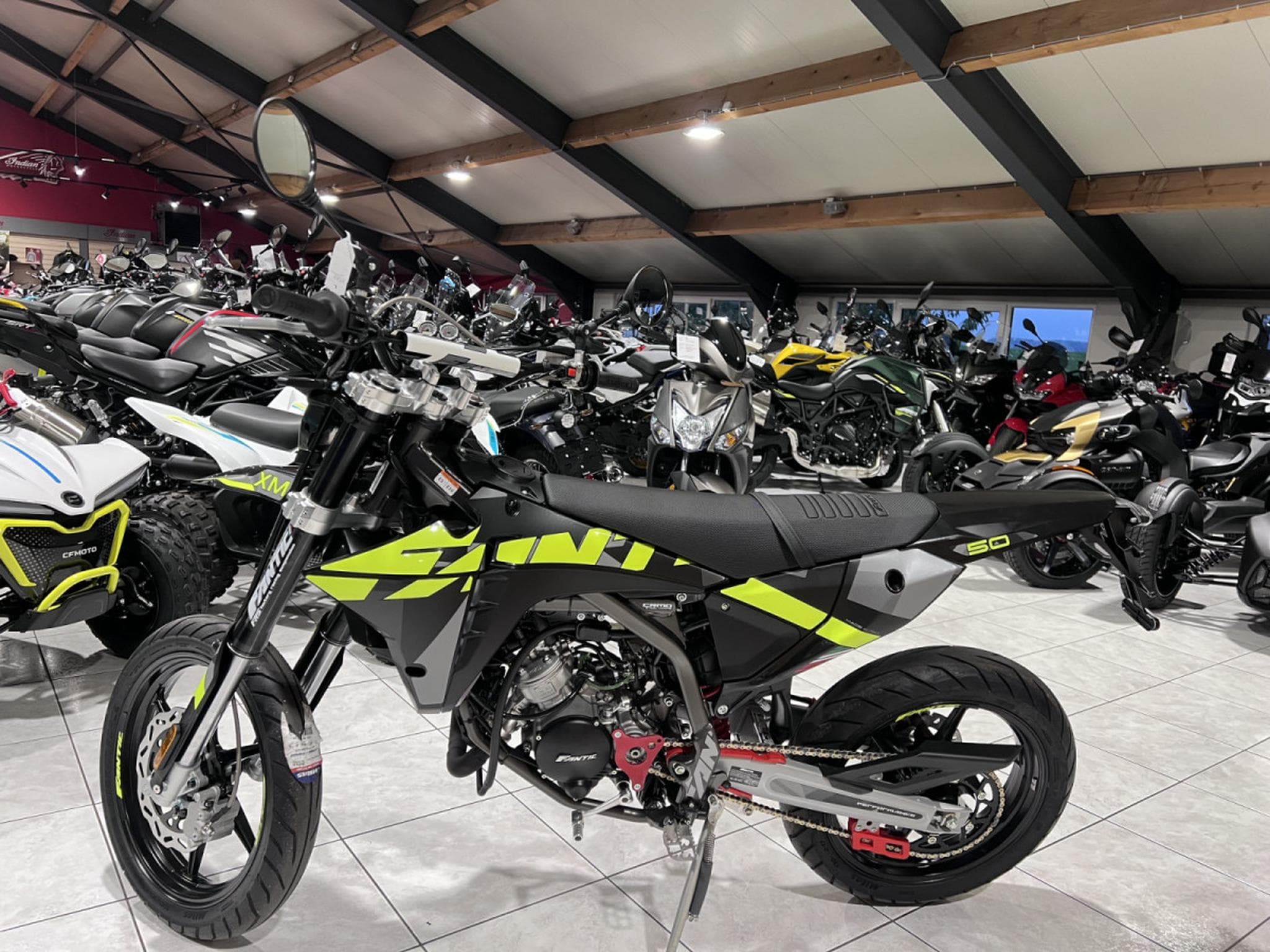 Fantic Motard PERFORMANCE 2T (2026) - Photo 4